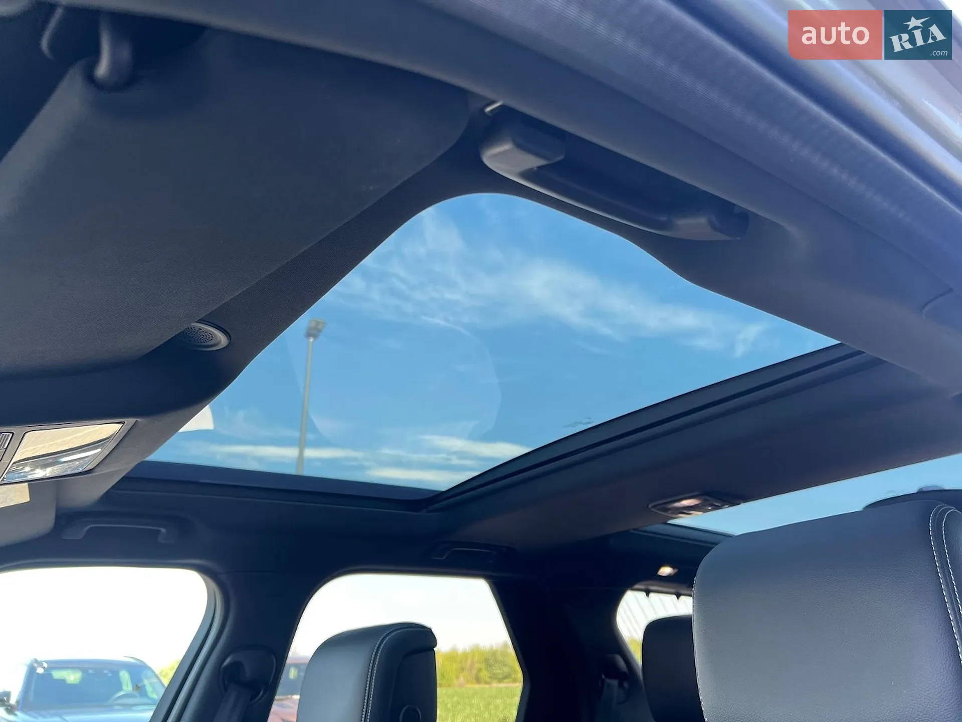 2023 Land Rover Discovery - мініатюра 21
