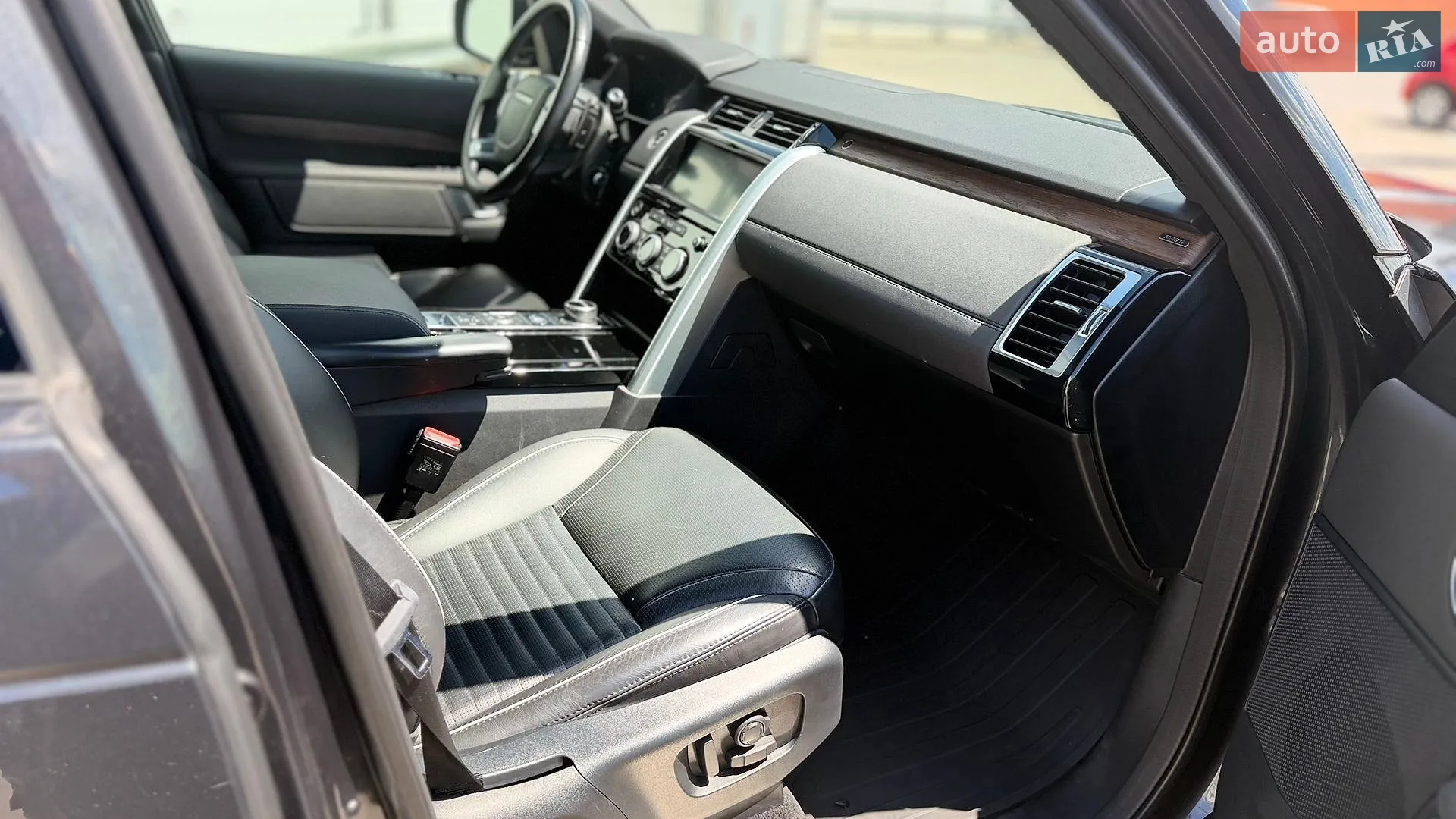 2020 Land Rover Discovery - мініатюра 41