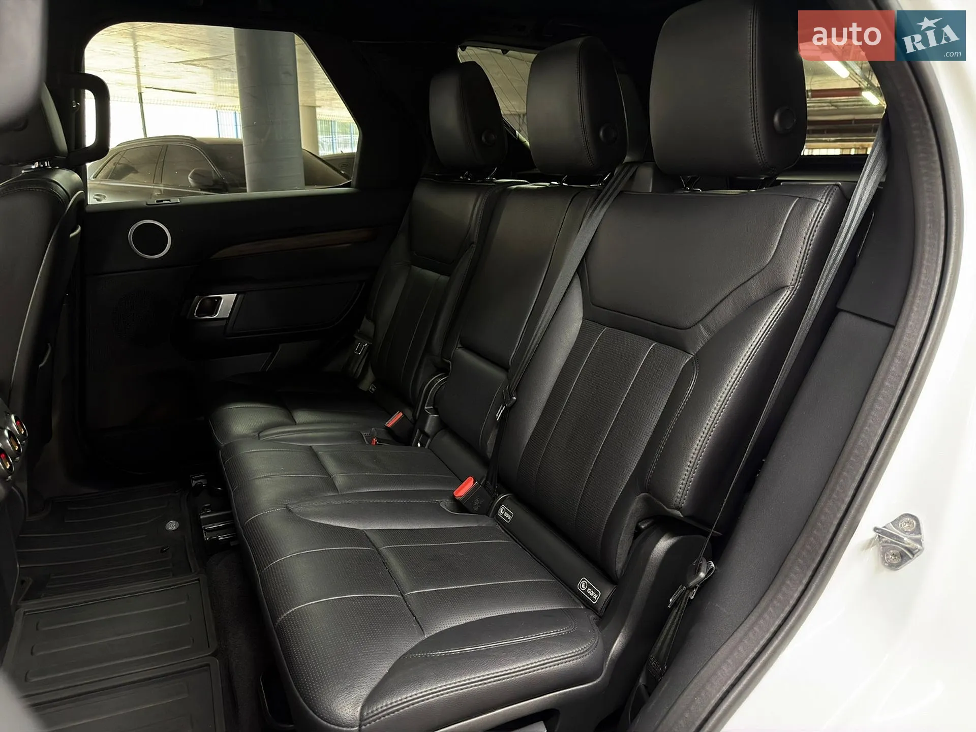 2019 Land Rover Discovery - мініатюра 24