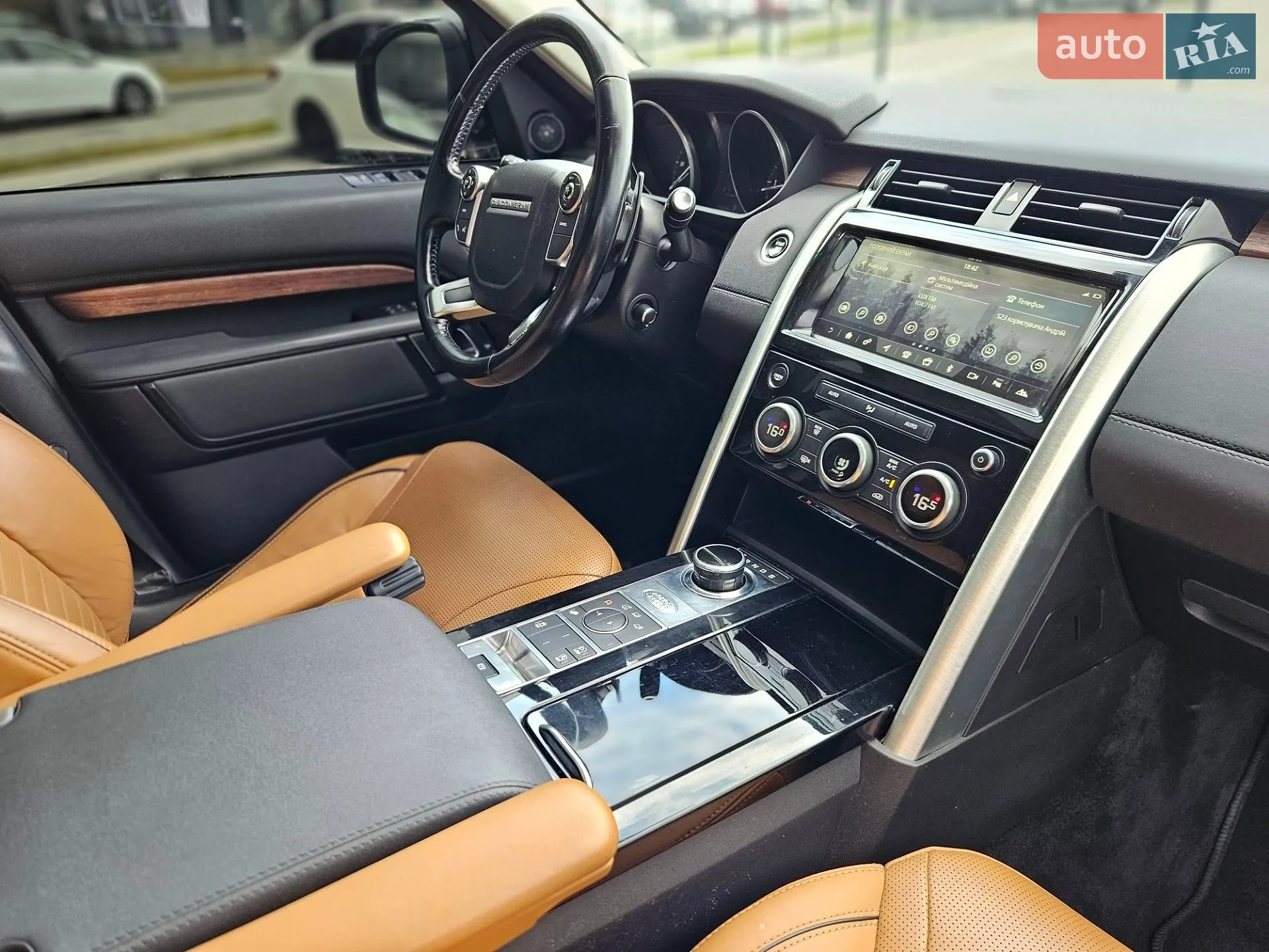 2017 Land Rover Discovery - мініатюра 33
