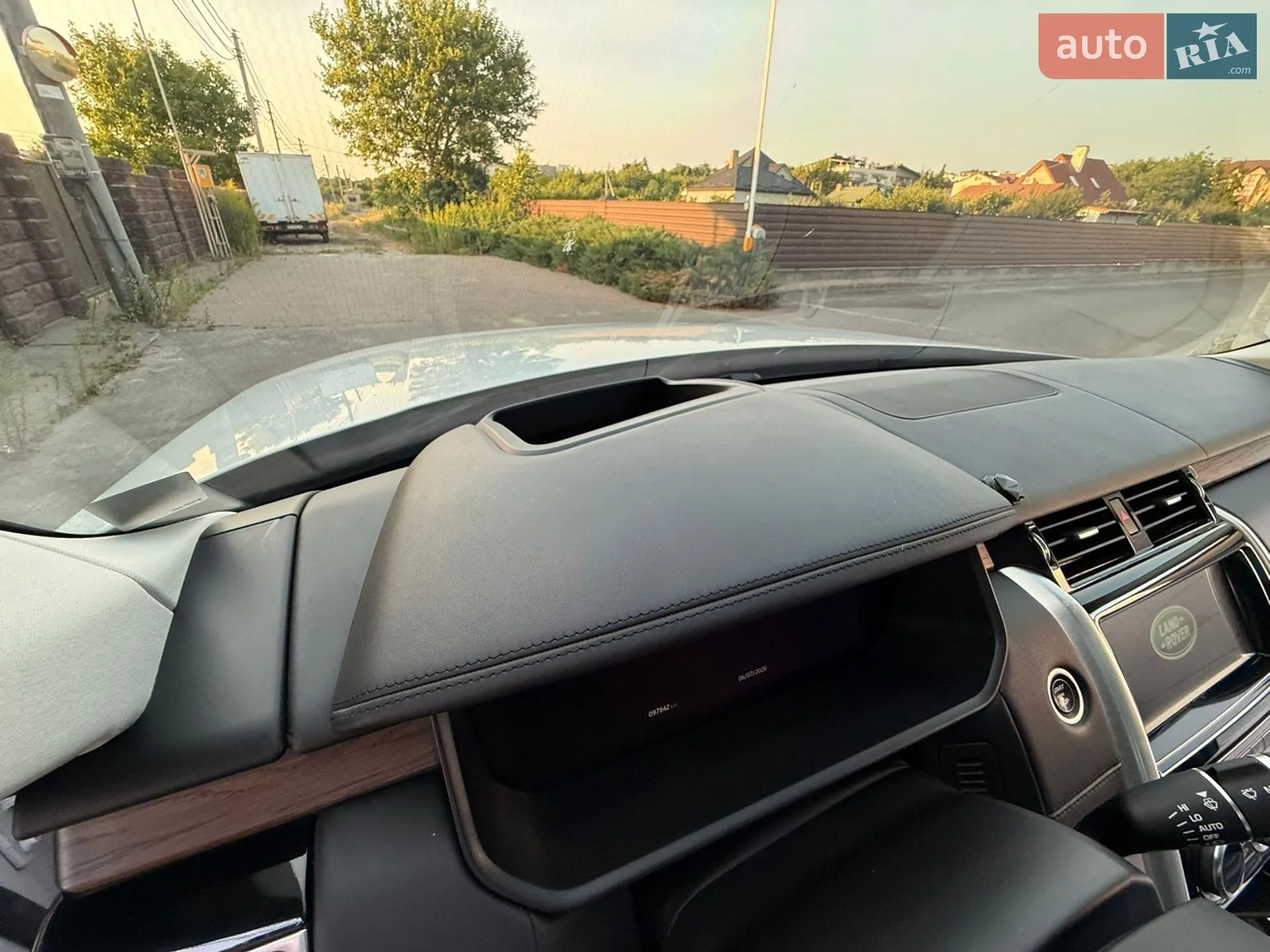 2018 Land Rover Discovery - мініатюра 13