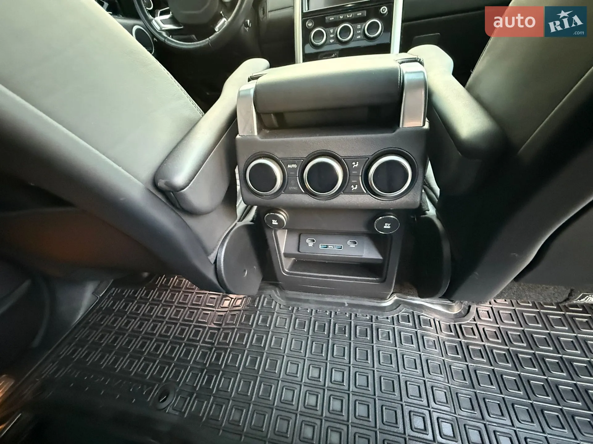 2018 Land Rover Discovery - мініатюра 26