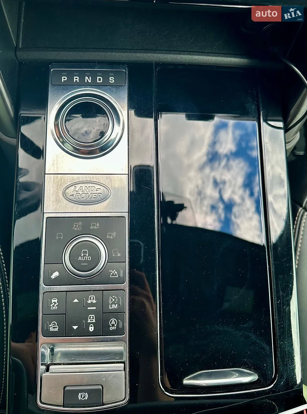 2018 Land Rover Discovery - мініатюра 24