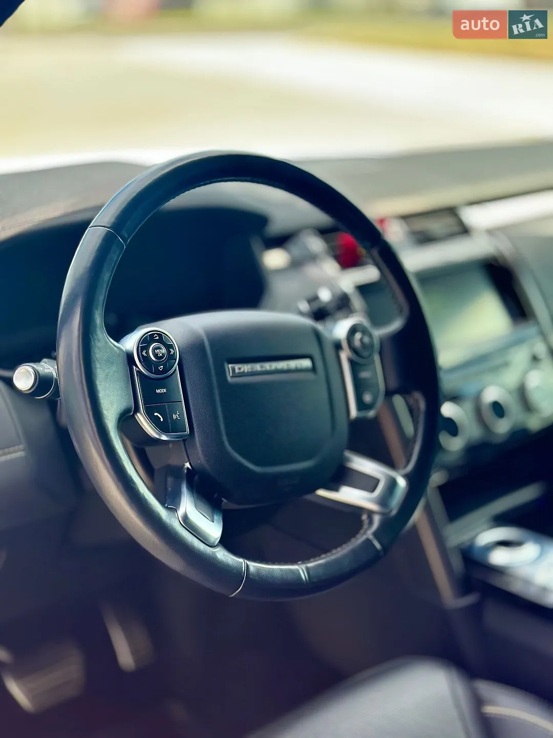 2018 Land Rover Discovery - мініатюра 27