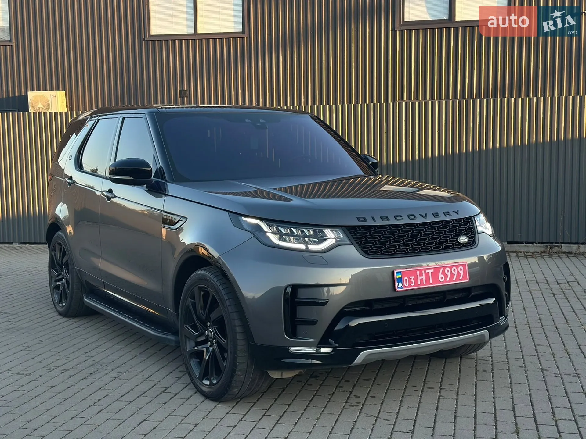 2017 Land Rover Discovery - мініатюра 2