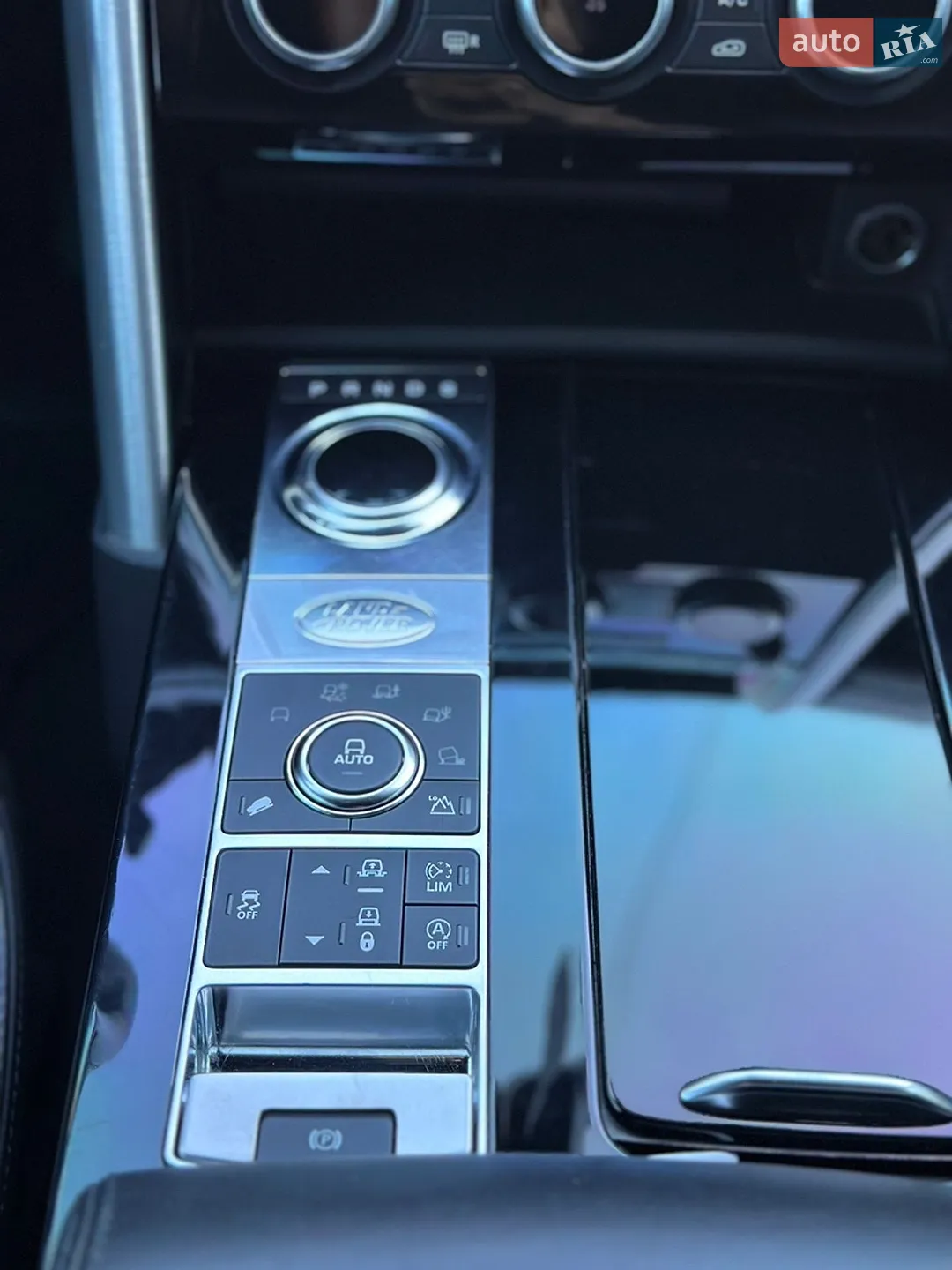2017 Land Rover Discovery - мініатюра 14