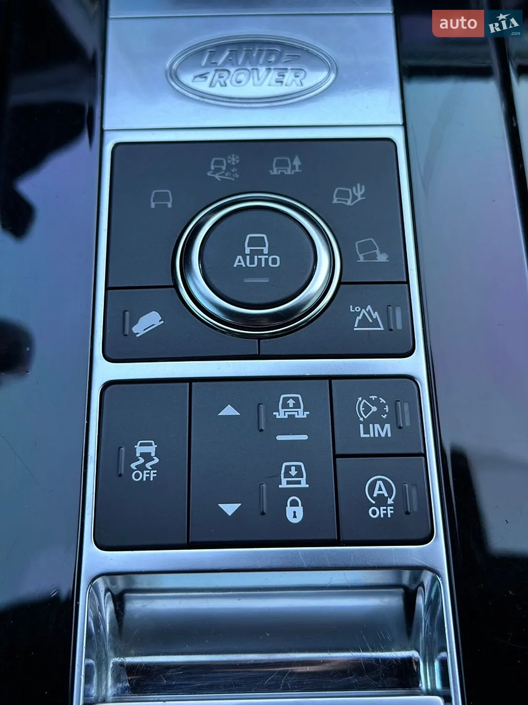2017 Land Rover Discovery - мініатюра 16