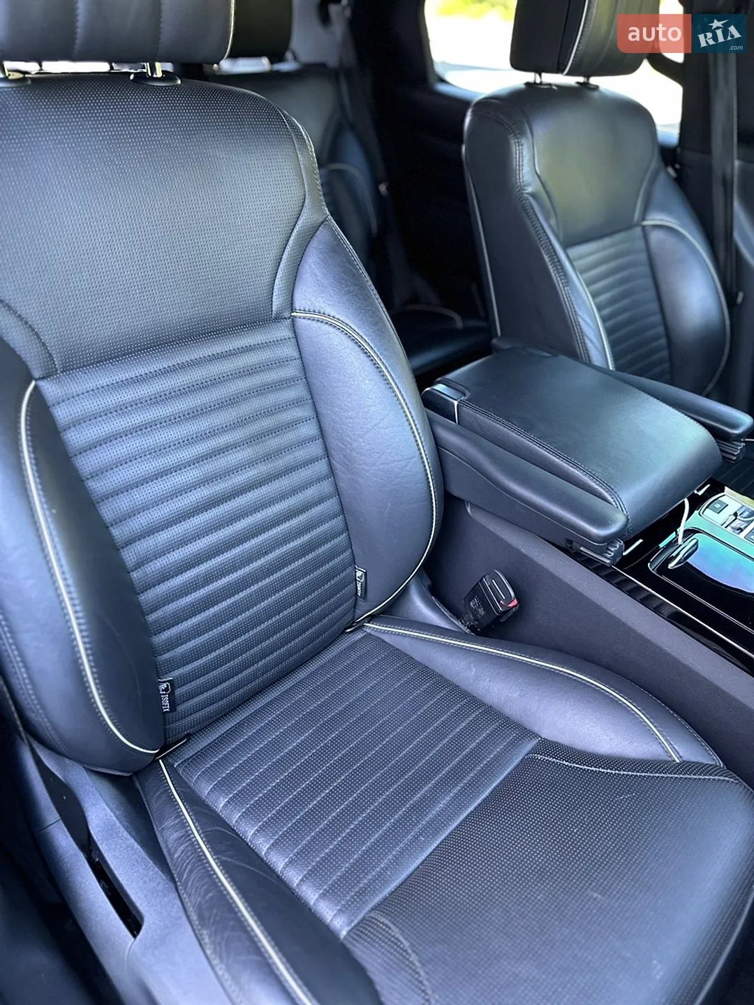 2017 Land Rover Discovery - мініатюра 19