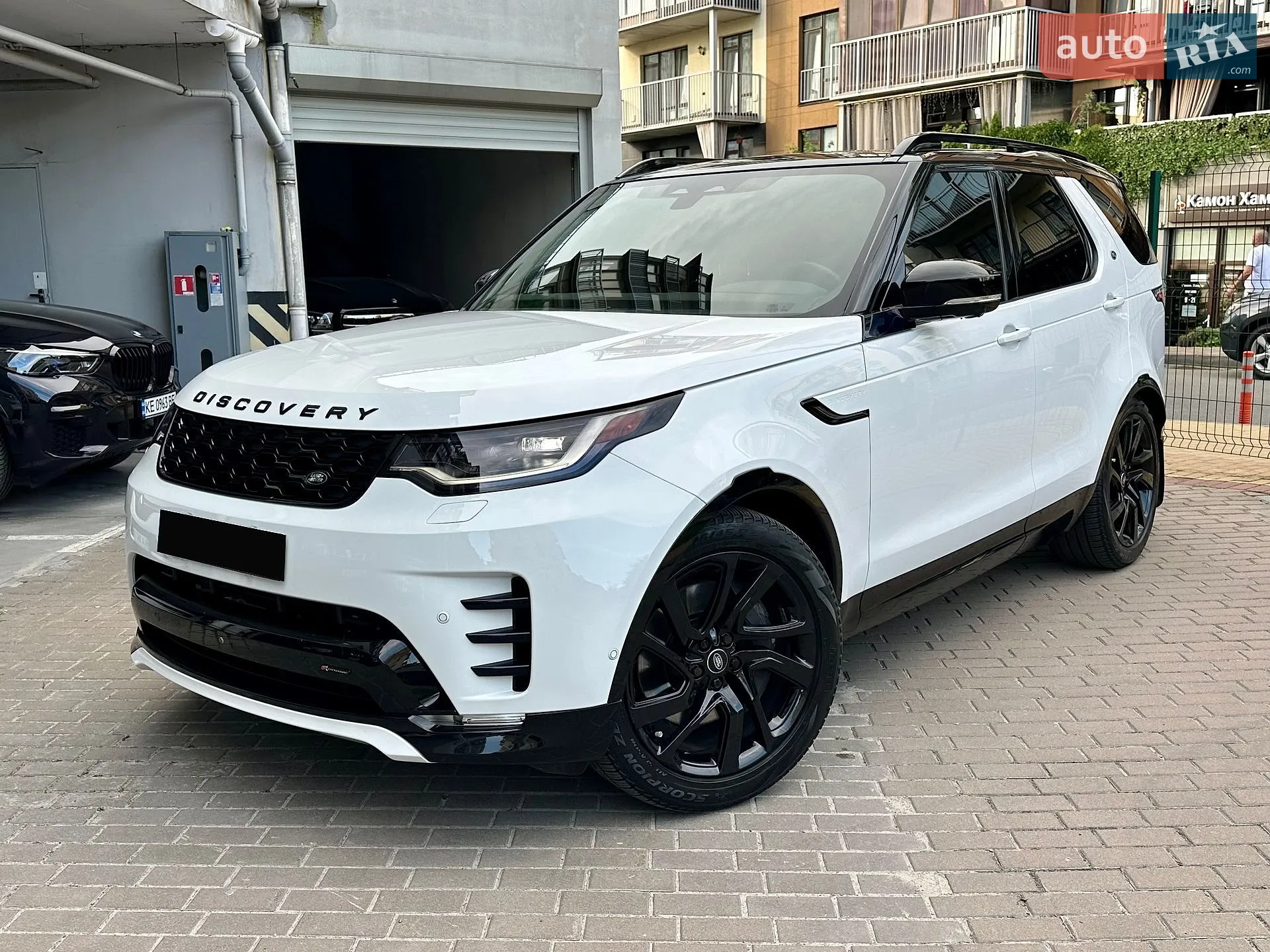 Land Rover Discovery 2017 VIN SALRRBBV6HA005509 фото оголошення 17 з 18