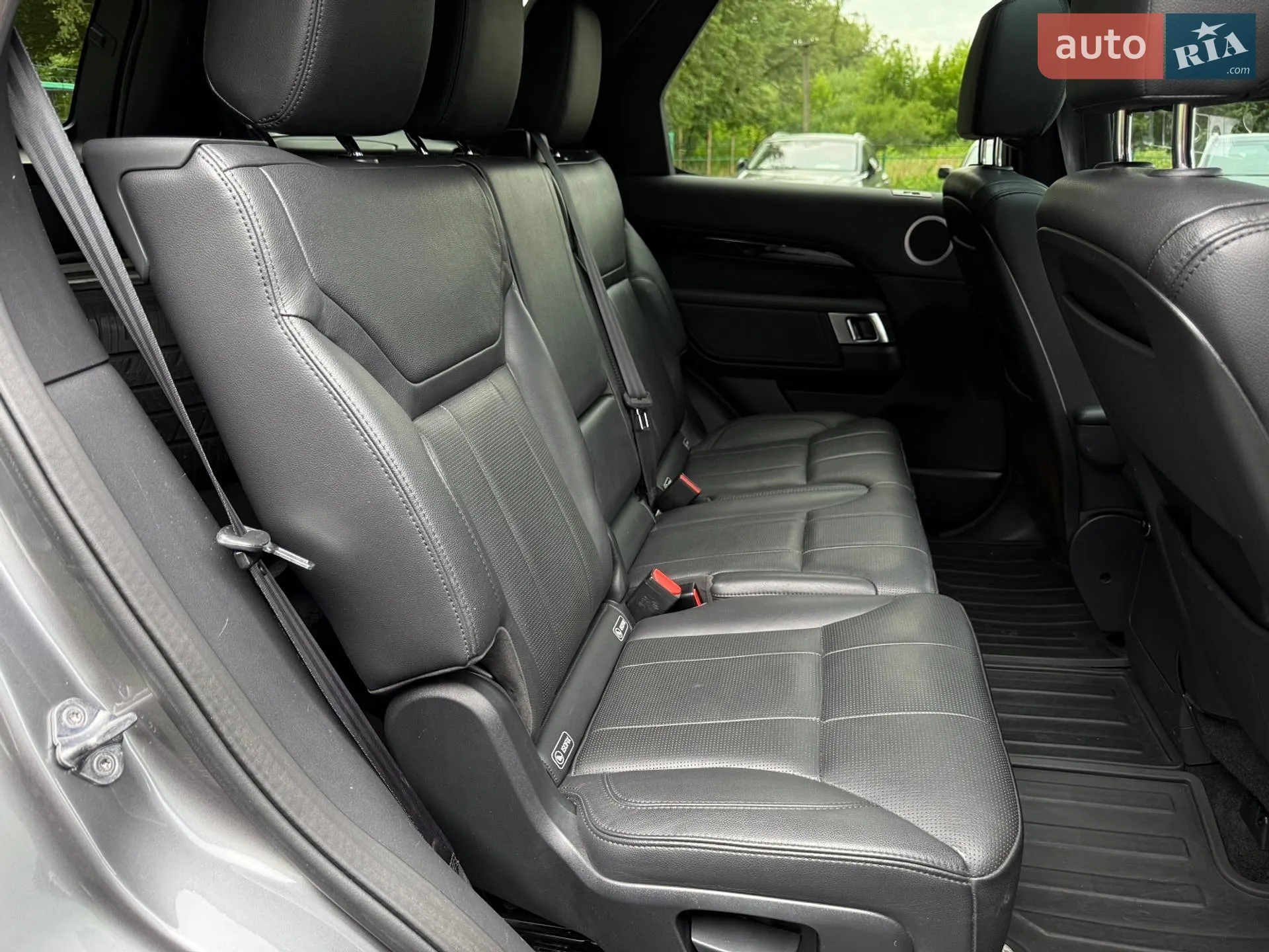 2018 Land Rover Discovery - мініатюра 23