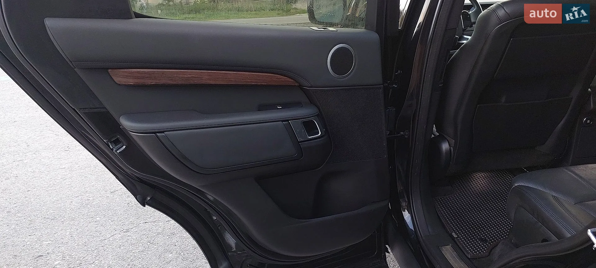 2019 Land Rover Discovery - мініатюра 33