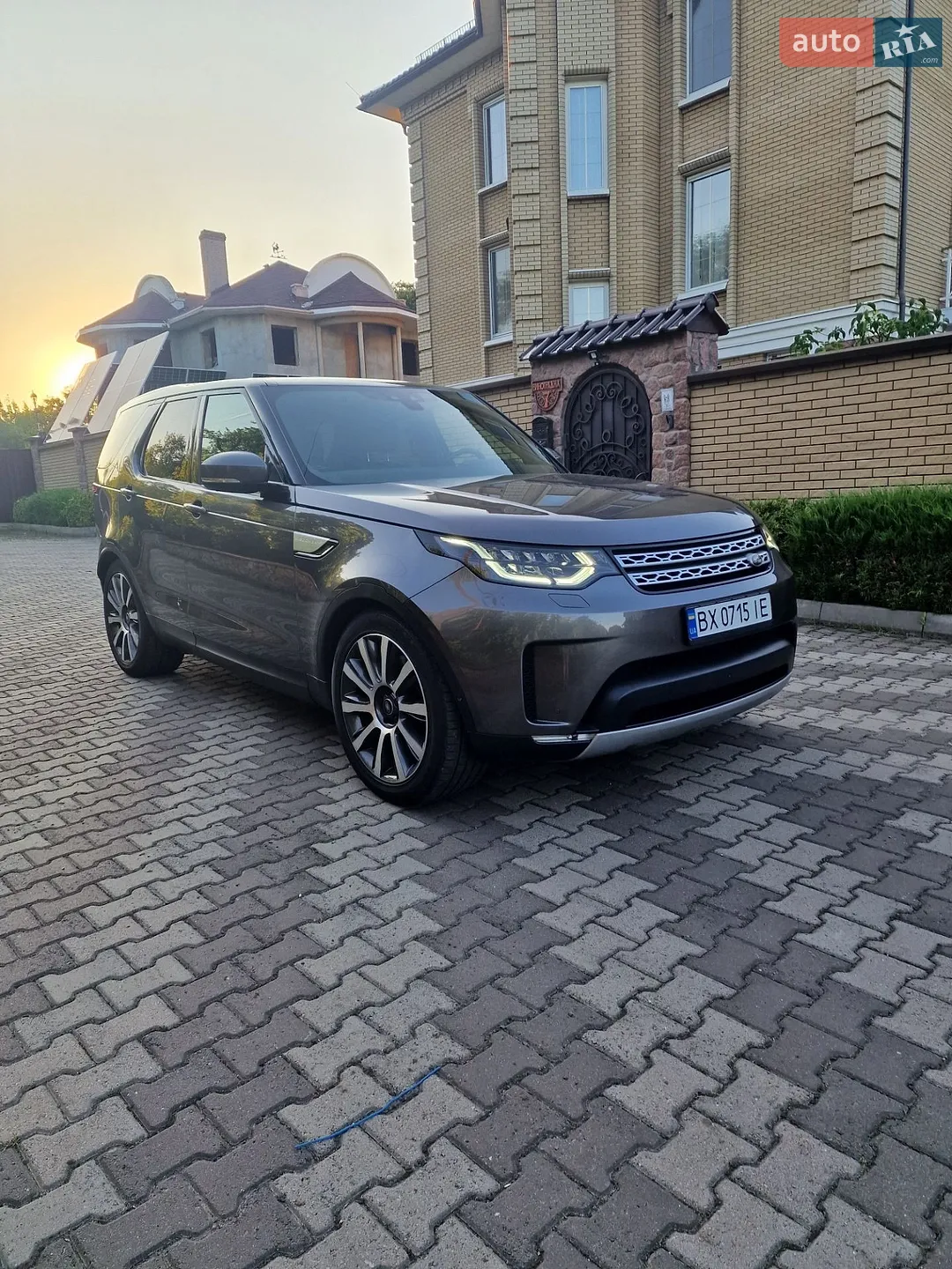 2018 Land Rover Discovery - мініатюра 24