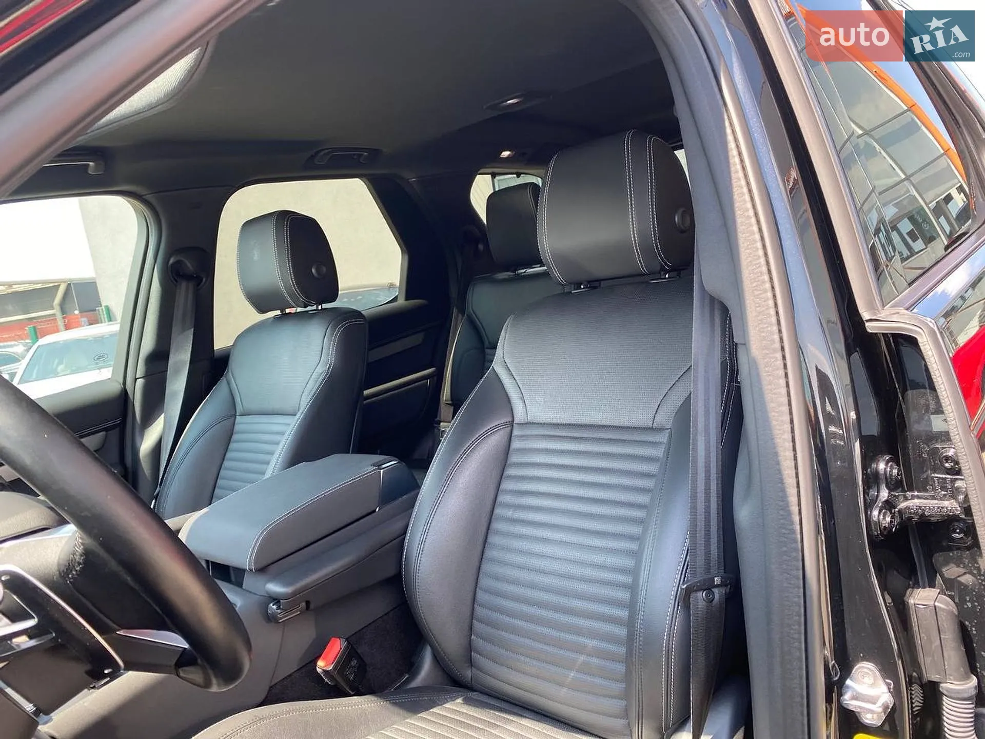 2023 Land Rover Discovery - мініатюра 22