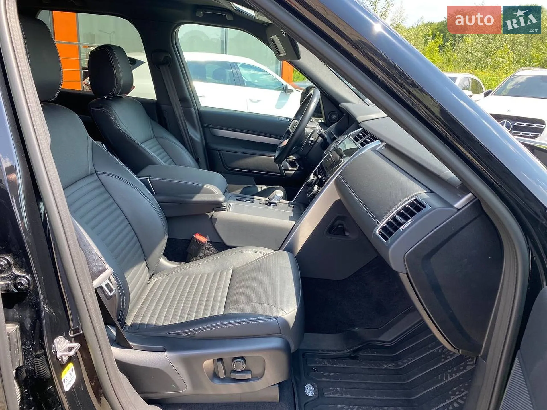 2023 Land Rover Discovery - мініатюра 27