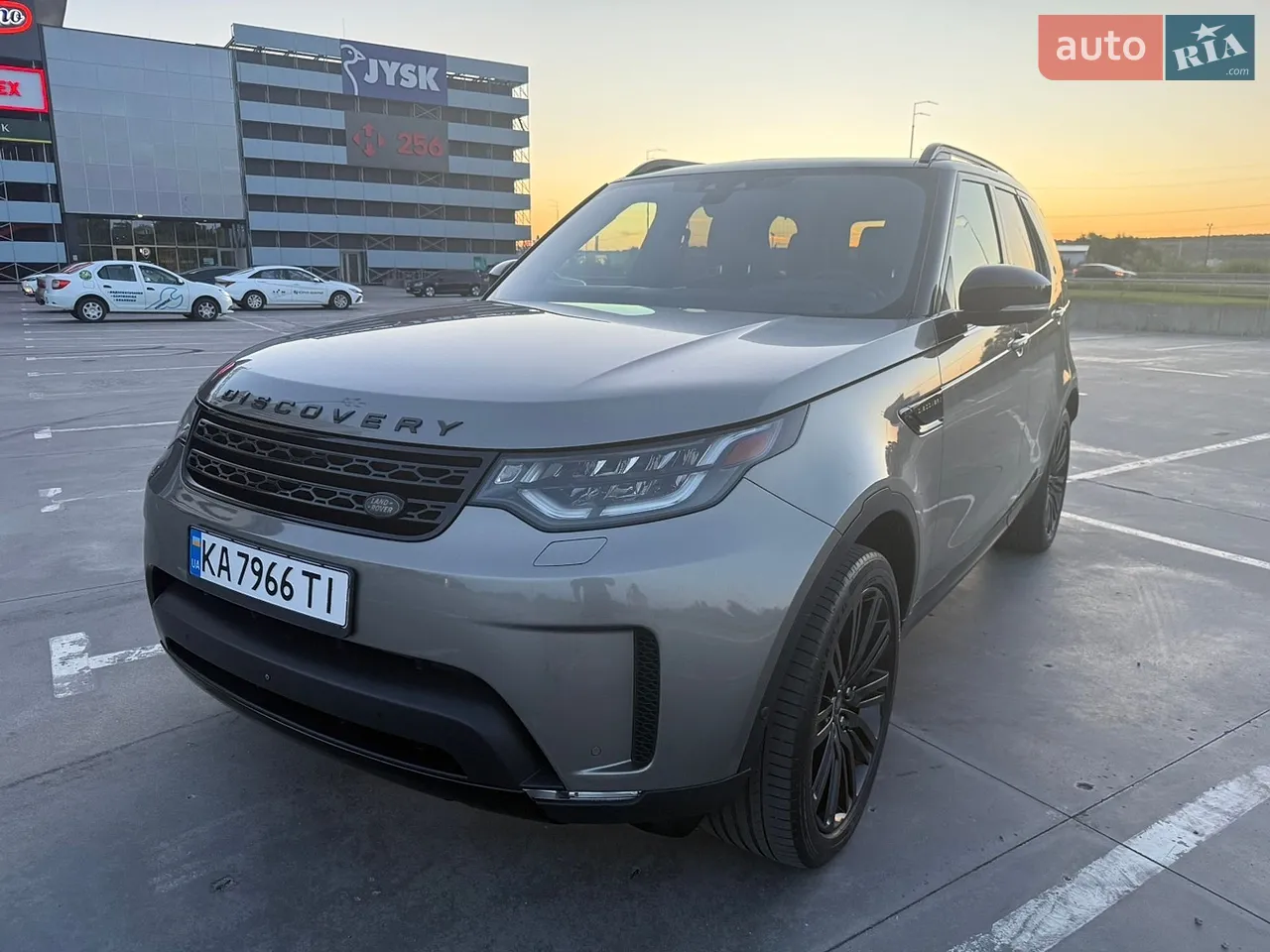 2017 Land Rover Discovery - мініатюра 47