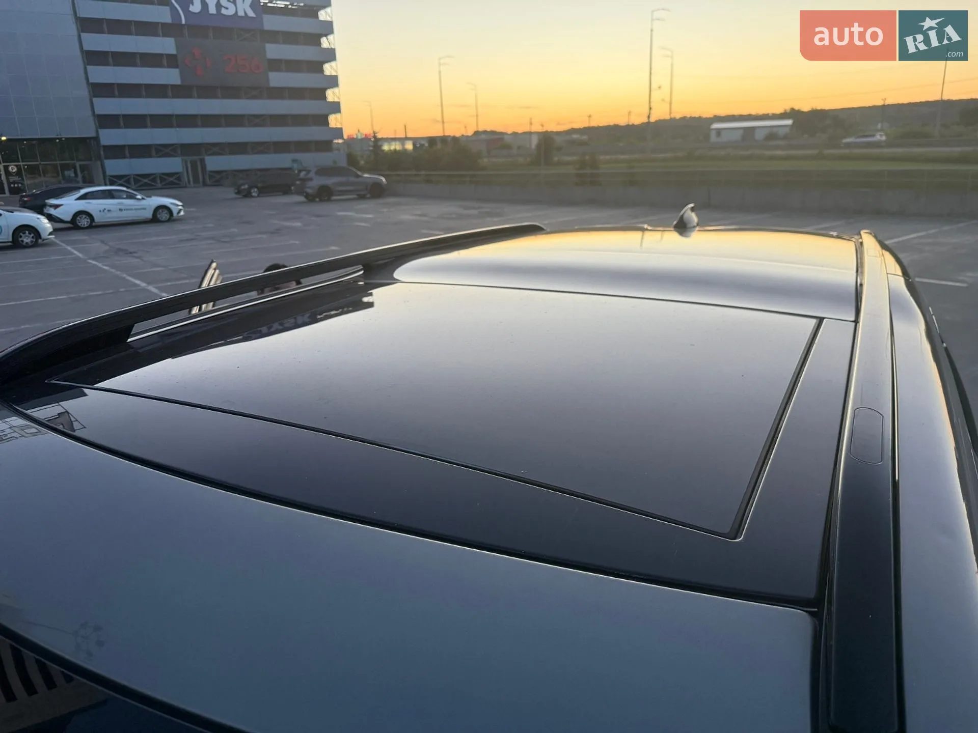 2017 Land Rover Discovery - мініатюра 22