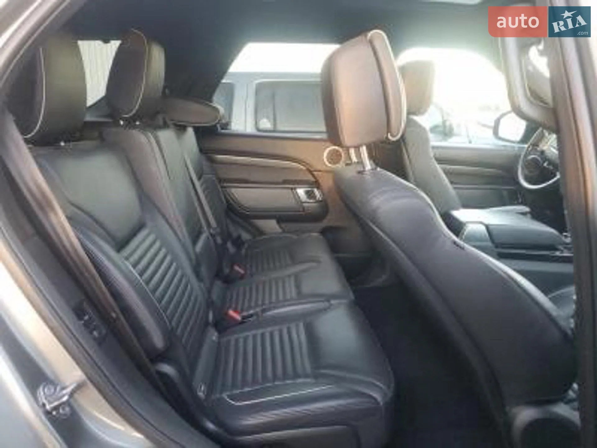 2017 Land Rover Discovery - мініатюра 48