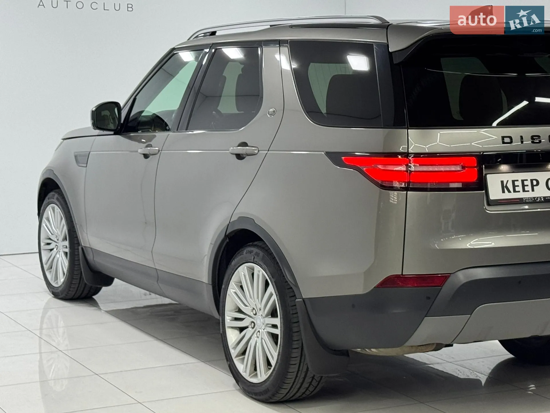 2017 Land Rover Discovery - мініатюра 15