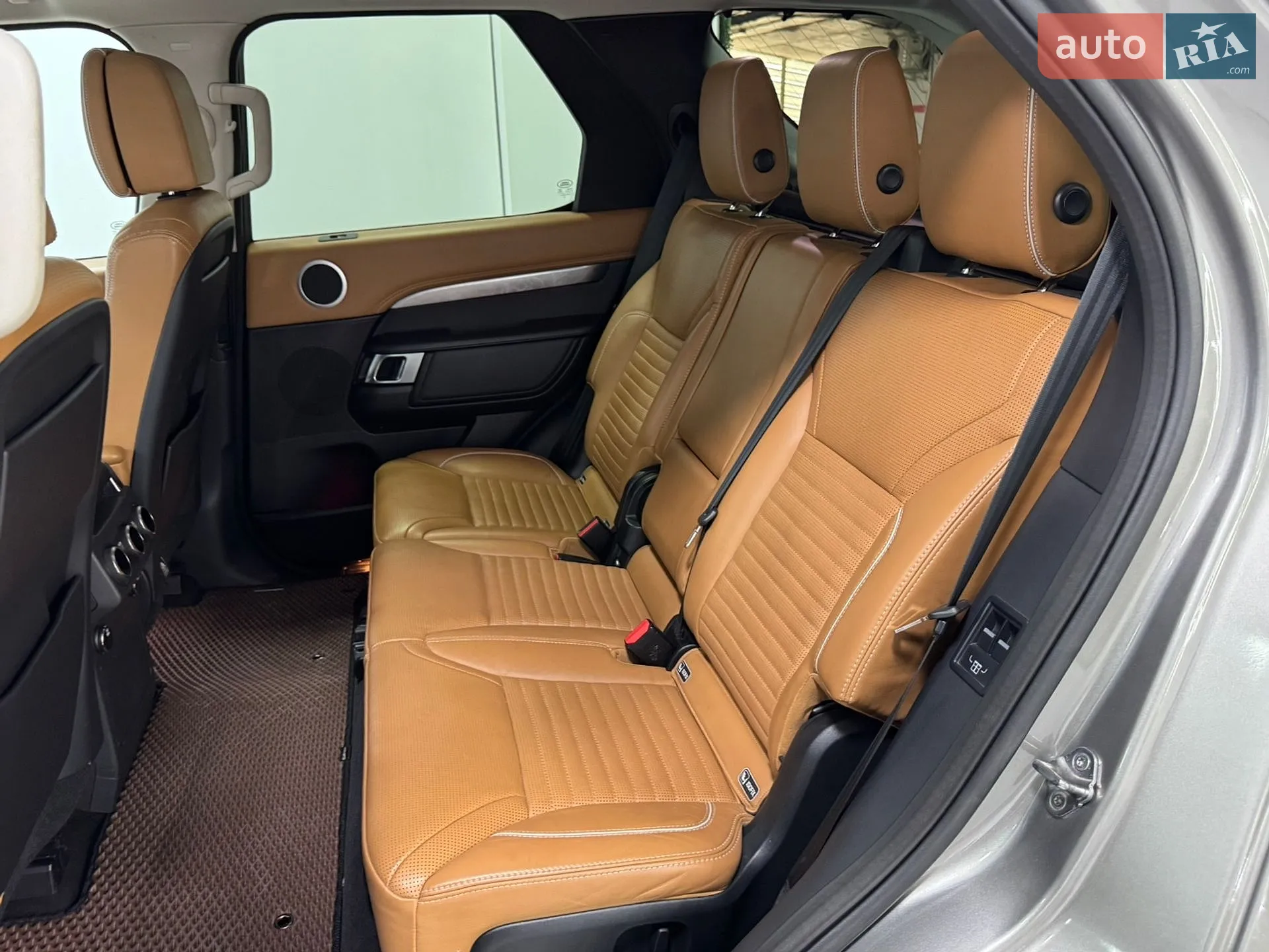 2017 Land Rover Discovery - мініатюра 34