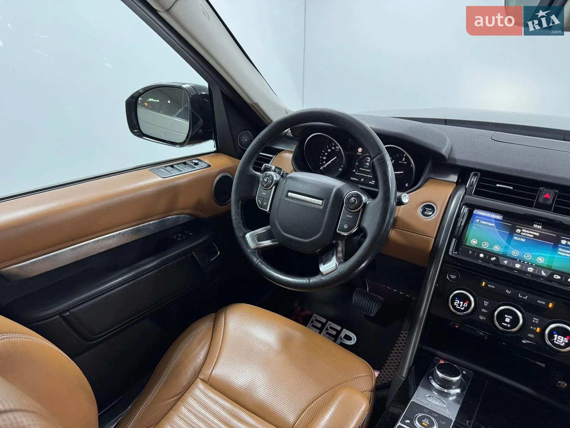 2017 Land Rover Discovery - мініатюра 42