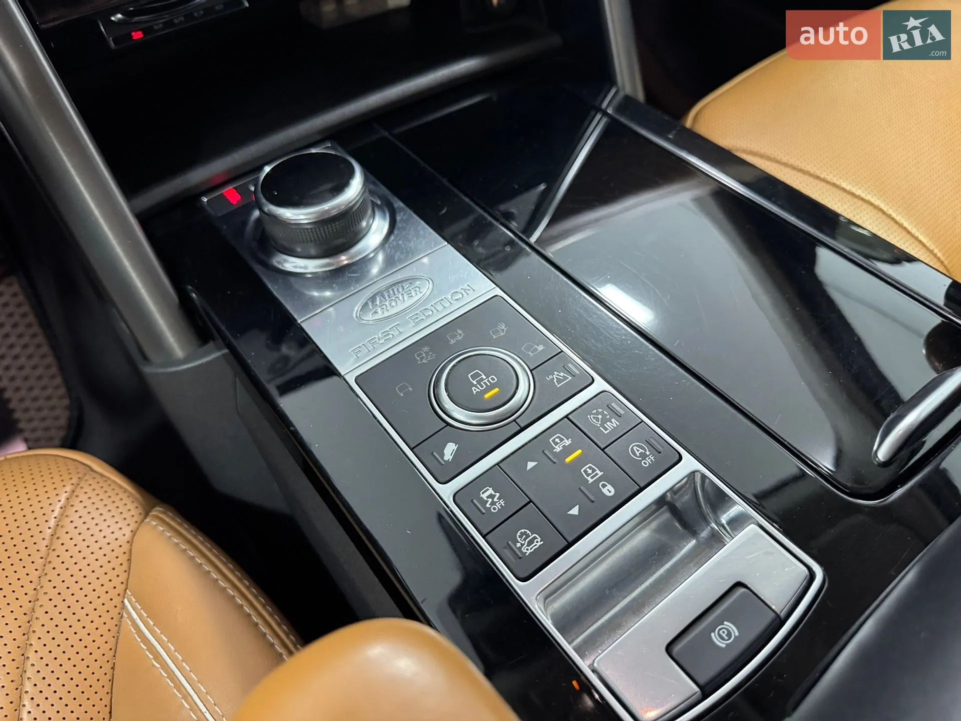 2017 Land Rover Discovery - мініатюра 46