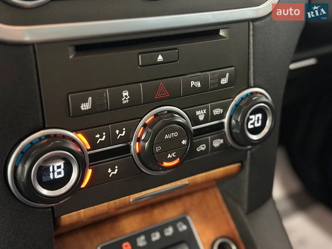 2014 Land Rover Discovery - мініатюра 23