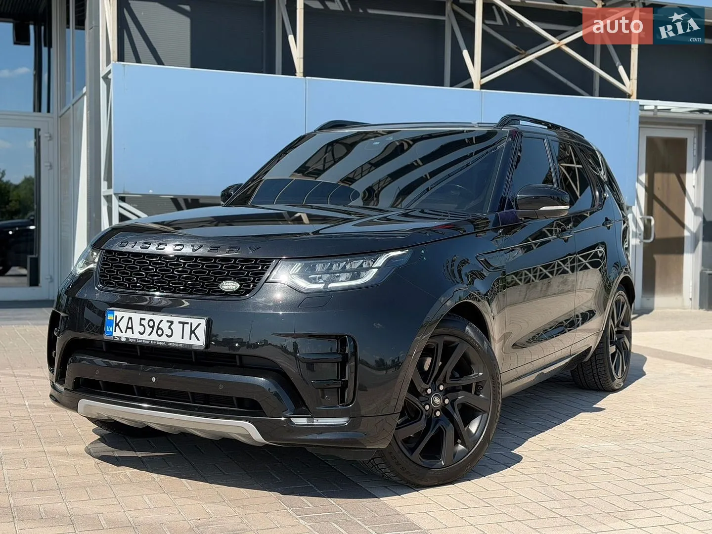 Land Rover Discovery 2017 VIN SALRRBBV6HA005509 фото оголошення 14 з 18