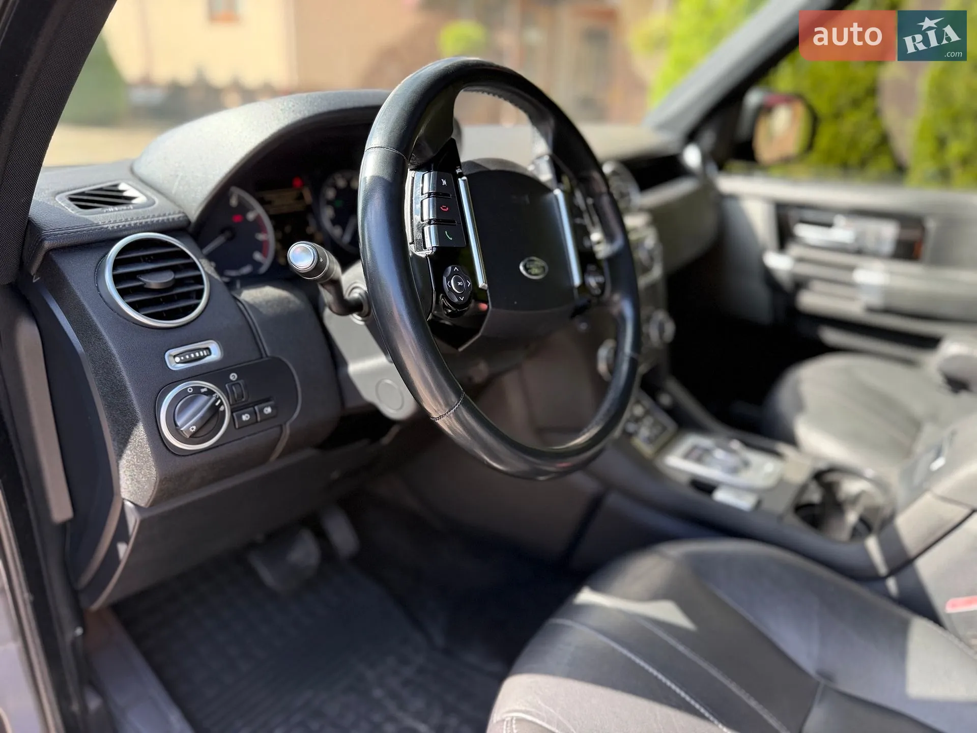 2016 Land Rover Discovery - мініатюра 52