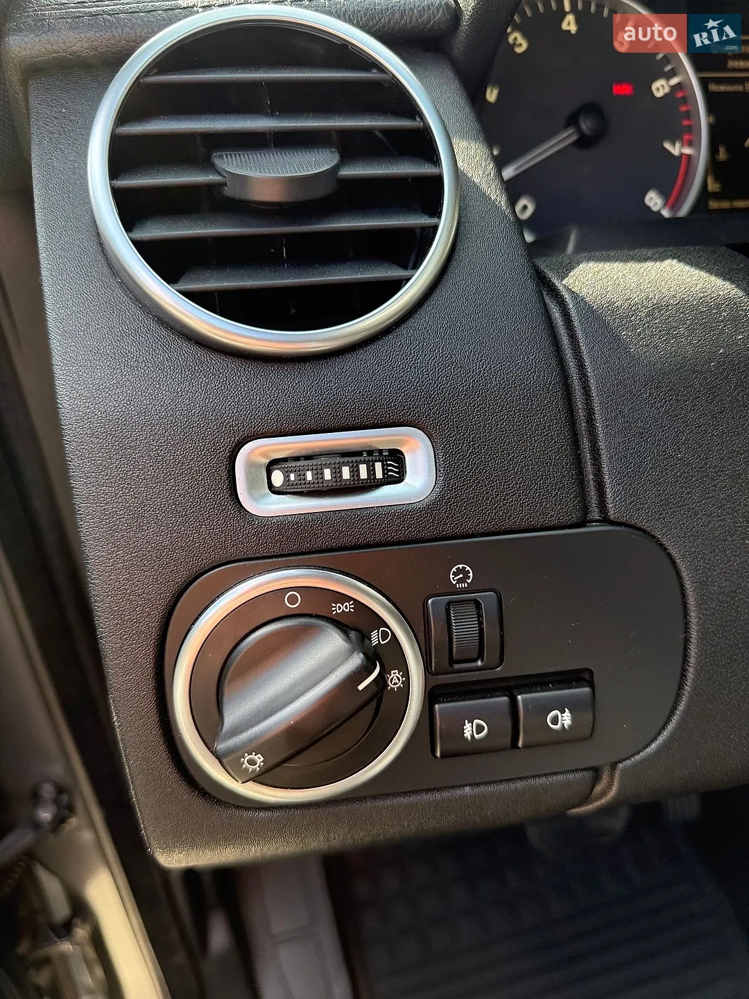 2016 Land Rover Discovery - мініатюра 66