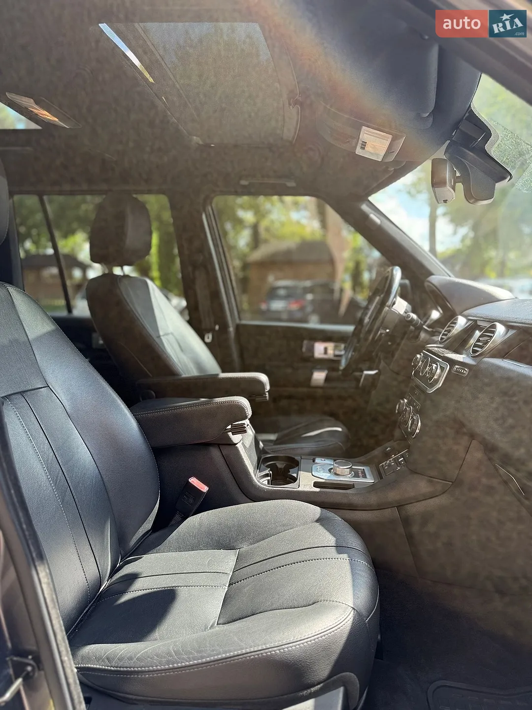 2016 Land Rover Discovery - мініатюра 75
