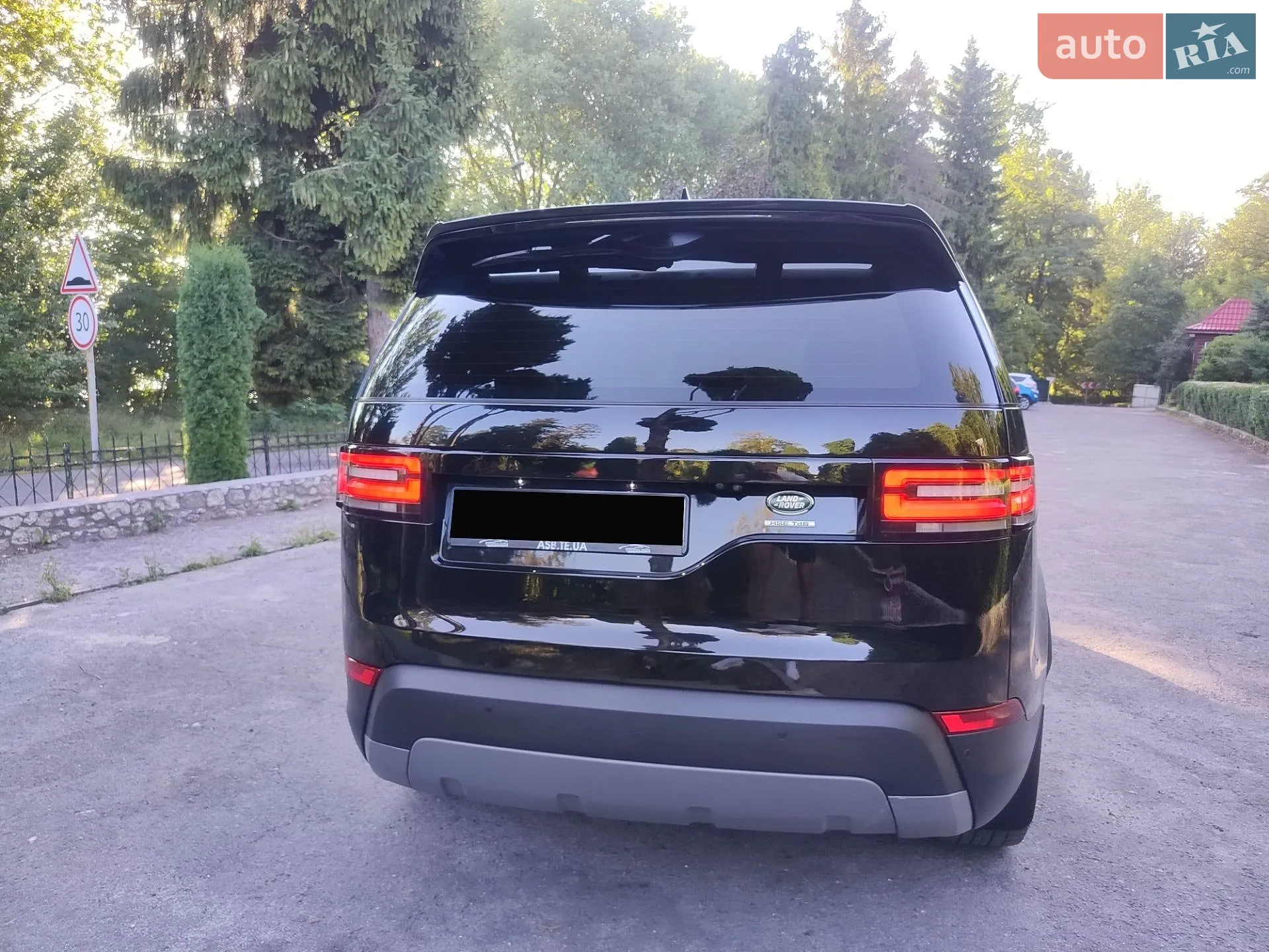 2017 Land Rover Discovery - мініатюра 8