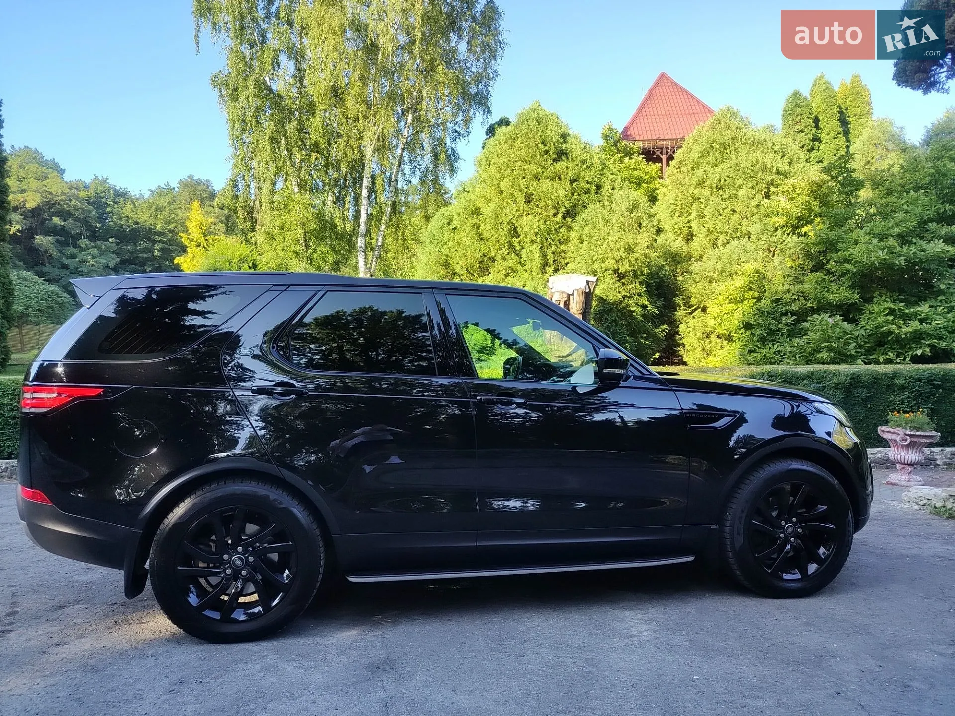 2017 Land Rover Discovery - мініатюра 23
