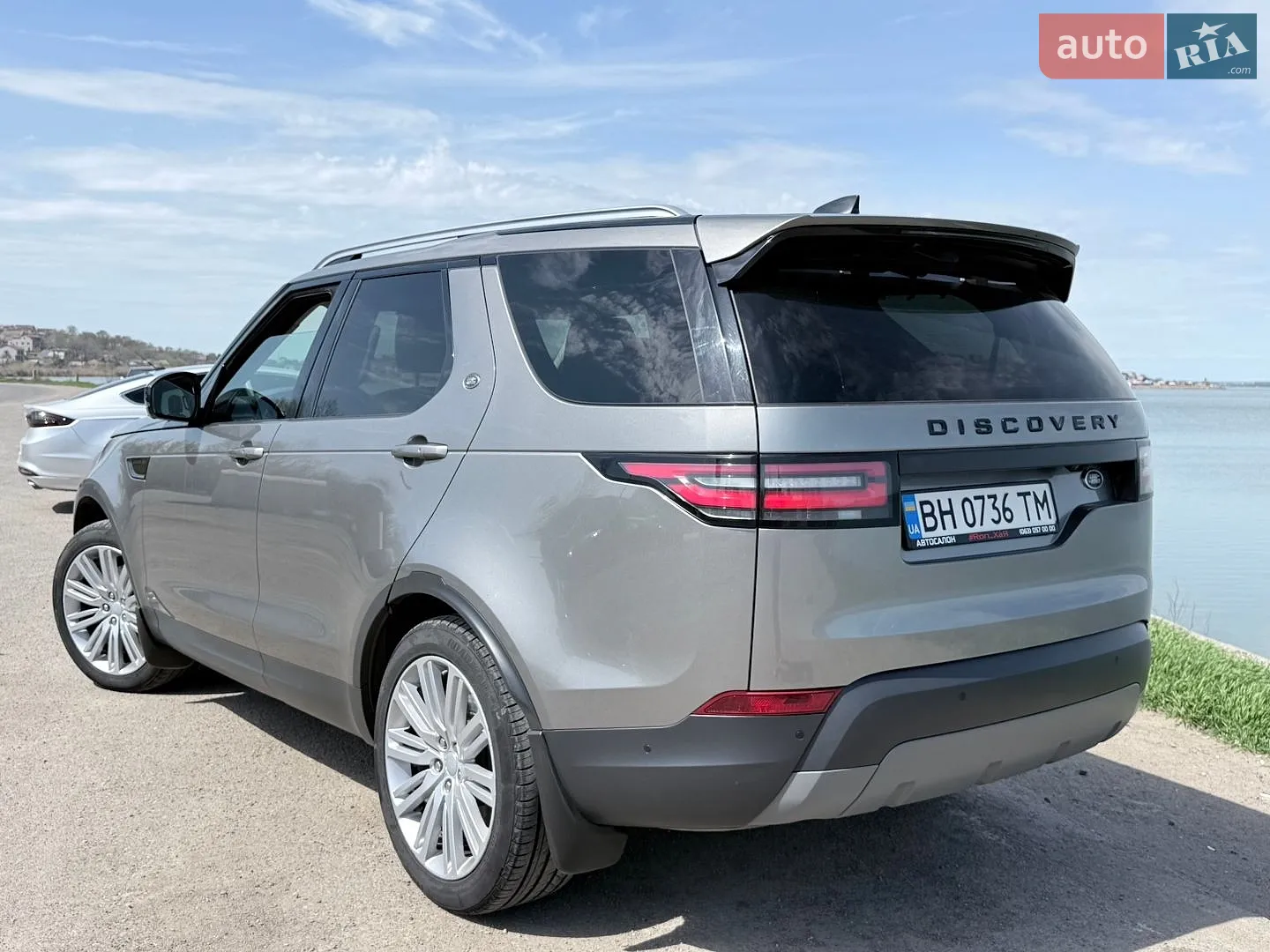 2017 Land Rover Discovery - мініатюра 15