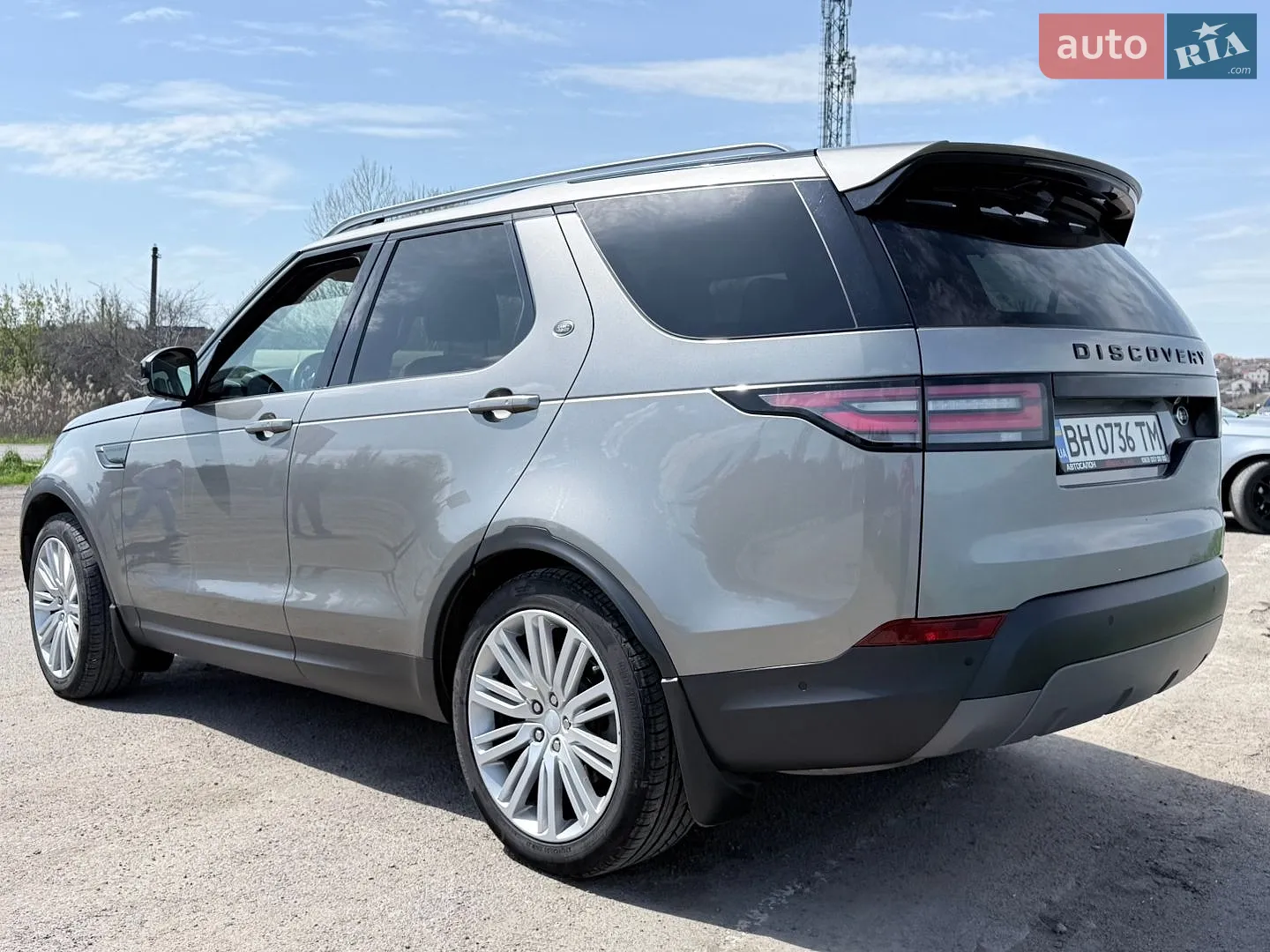 2017 Land Rover Discovery - мініатюра 51