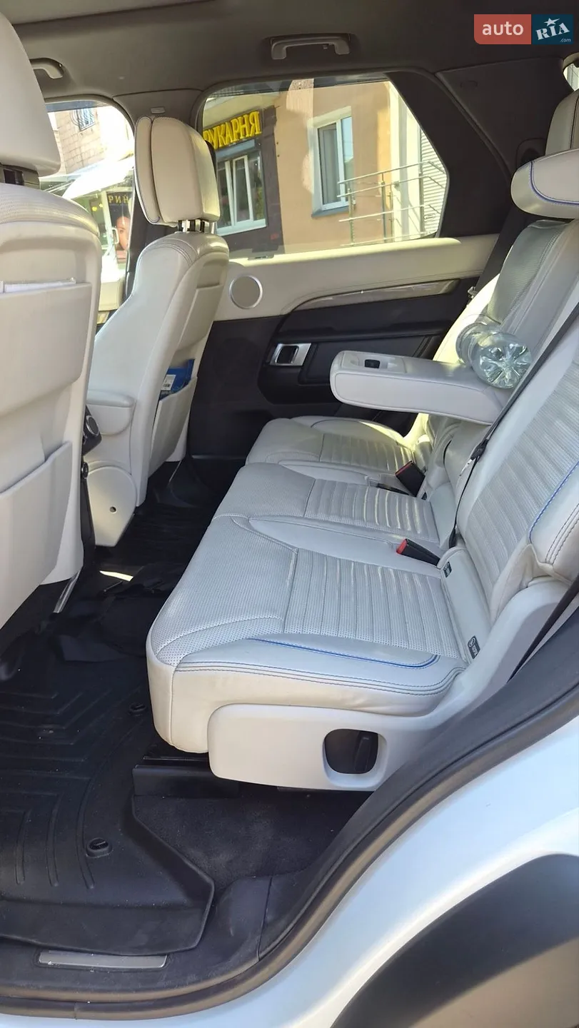 2017 Land Rover Discovery - мініатюра 33
