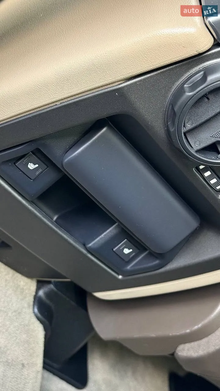 2016 Land Rover Discovery - мініатюра 94