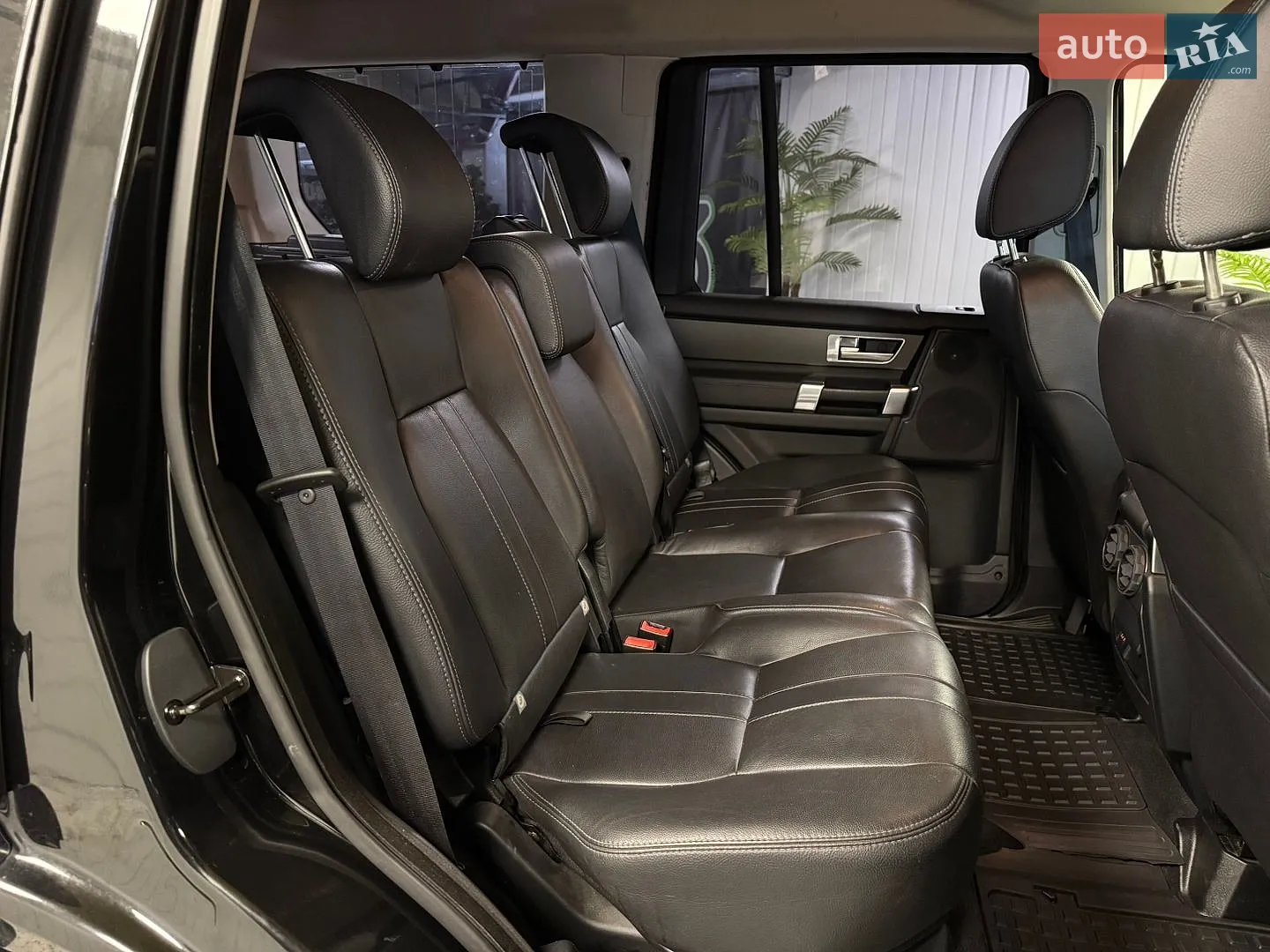2016 Land Rover Discovery - мініатюра 36