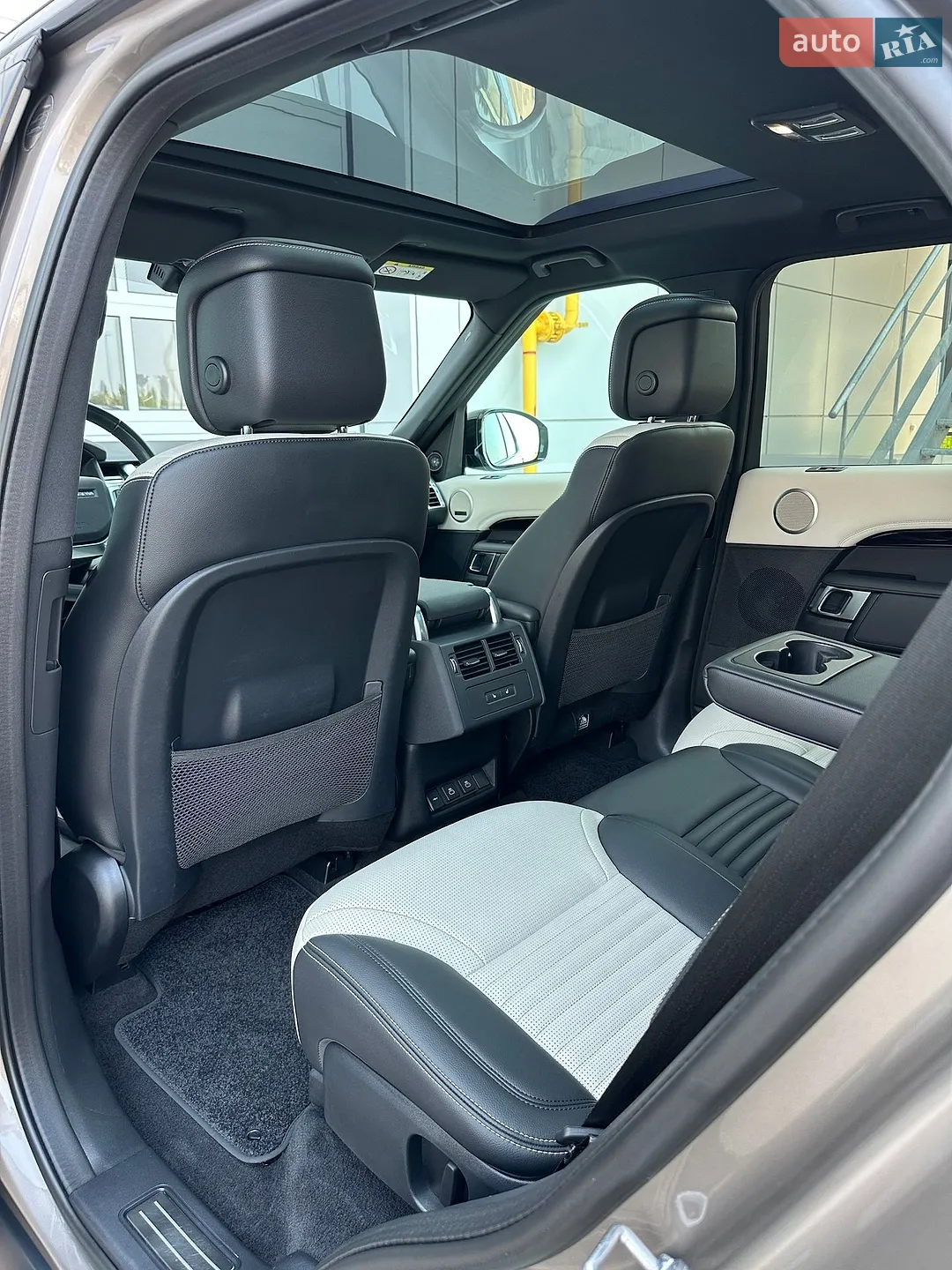2023 Land Rover Discovery - мініатюра 19