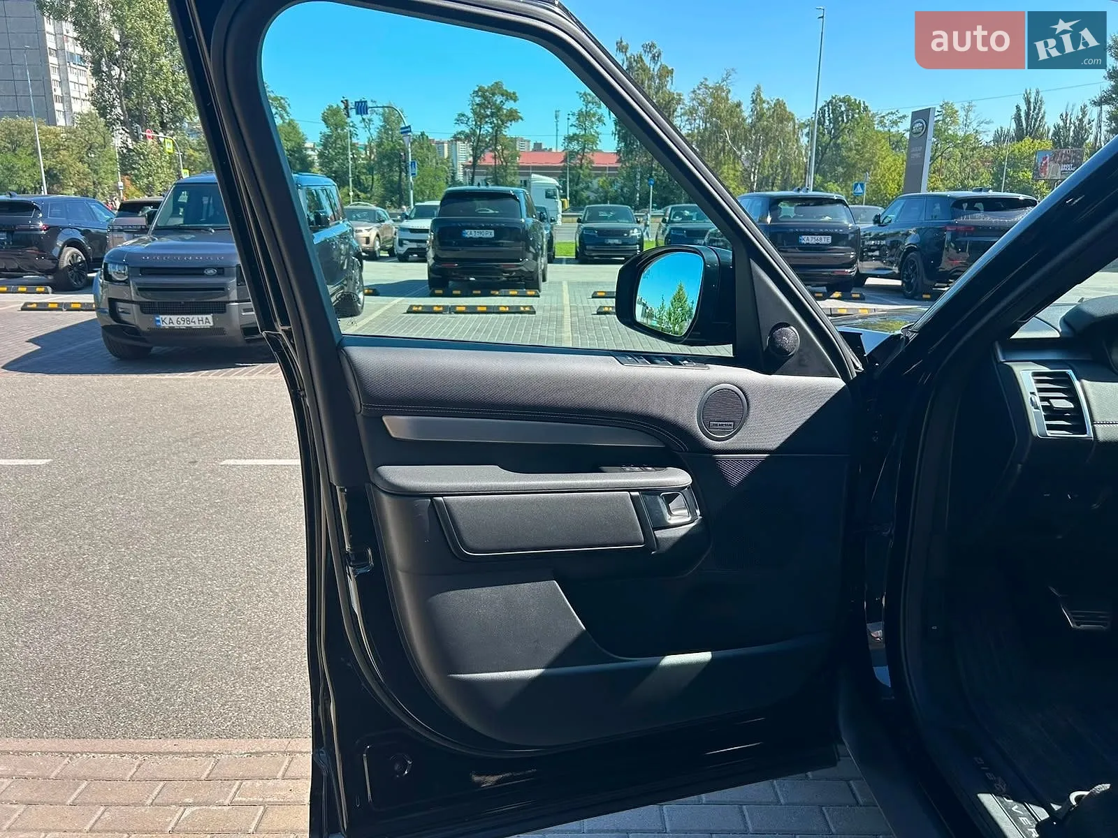 2023 Land Rover Discovery - мініатюра 10