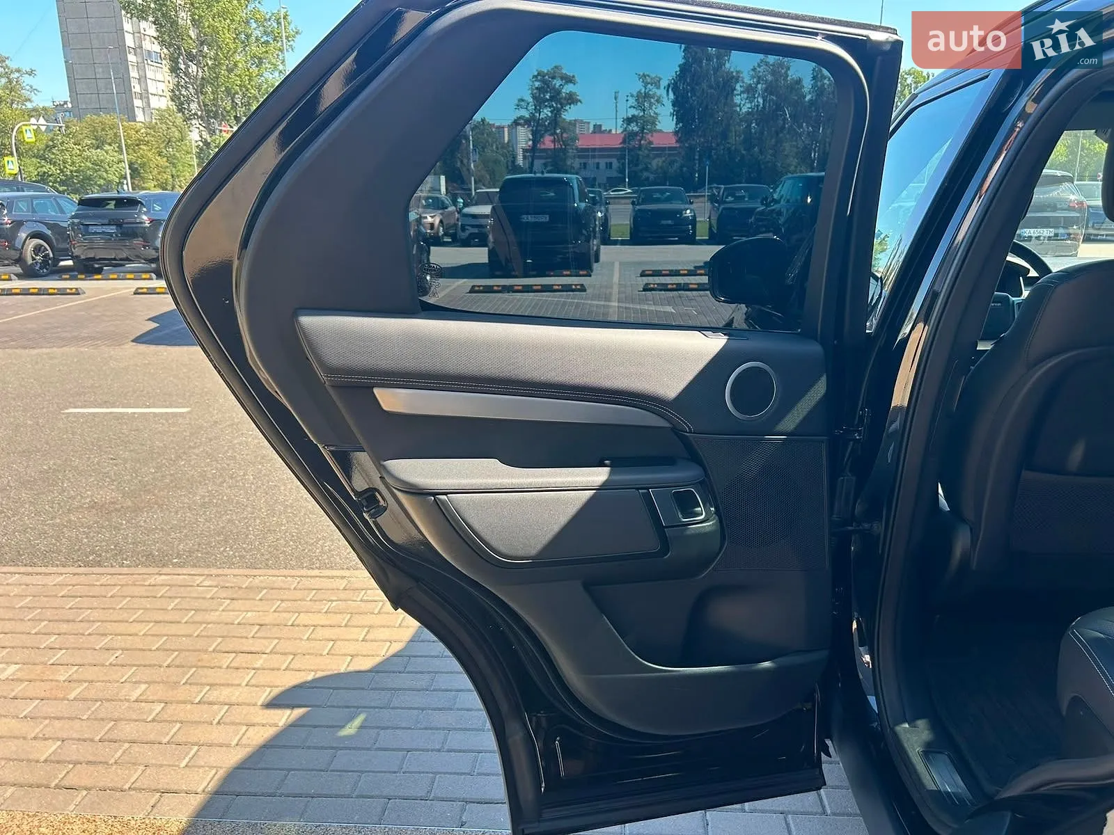 2023 Land Rover Discovery - мініатюра 27