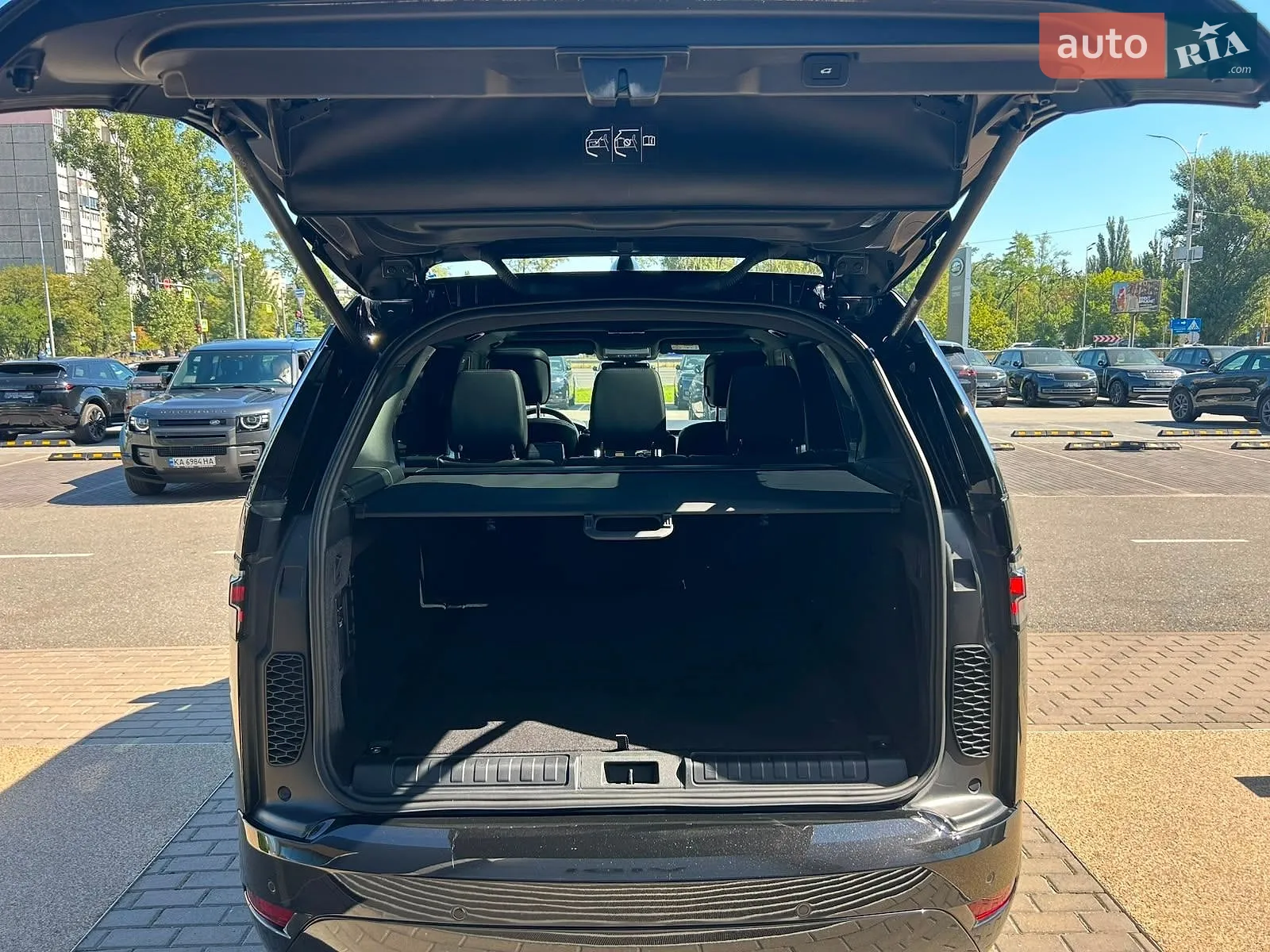 2023 Land Rover Discovery - мініатюра 30