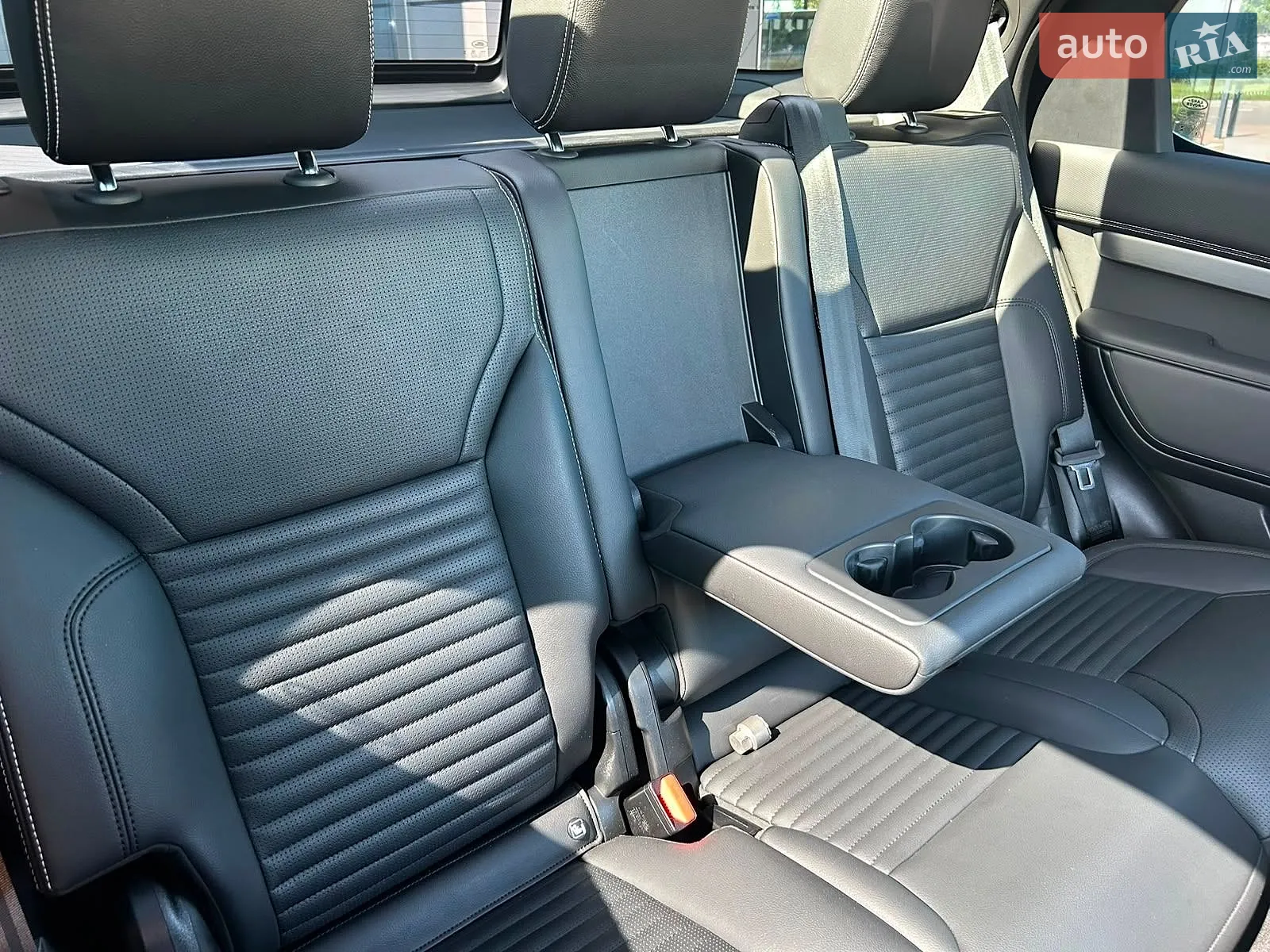 2023 Land Rover Discovery - мініатюра 36