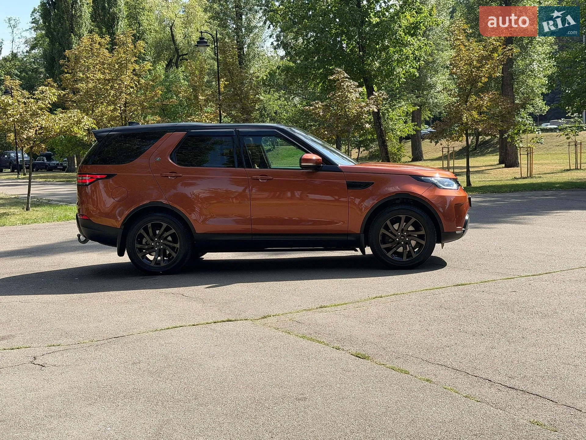 2019 Land Rover Discovery - мініатюра 34