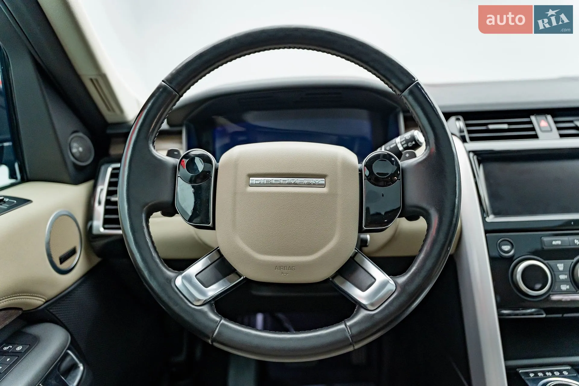 2019 Land Rover Discovery - мініатюра 16