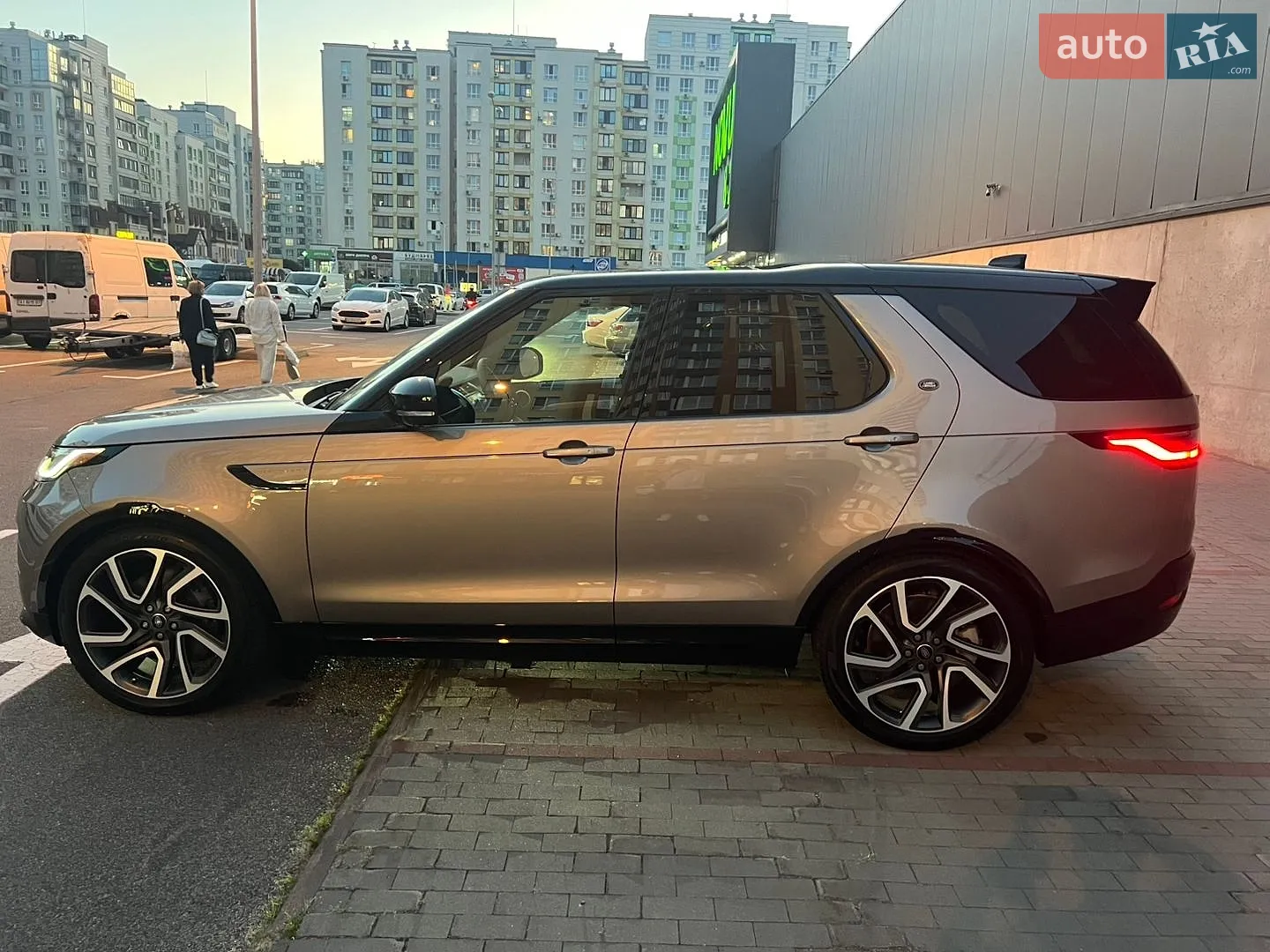 2024 Land Rover Discovery - мініатюра 3