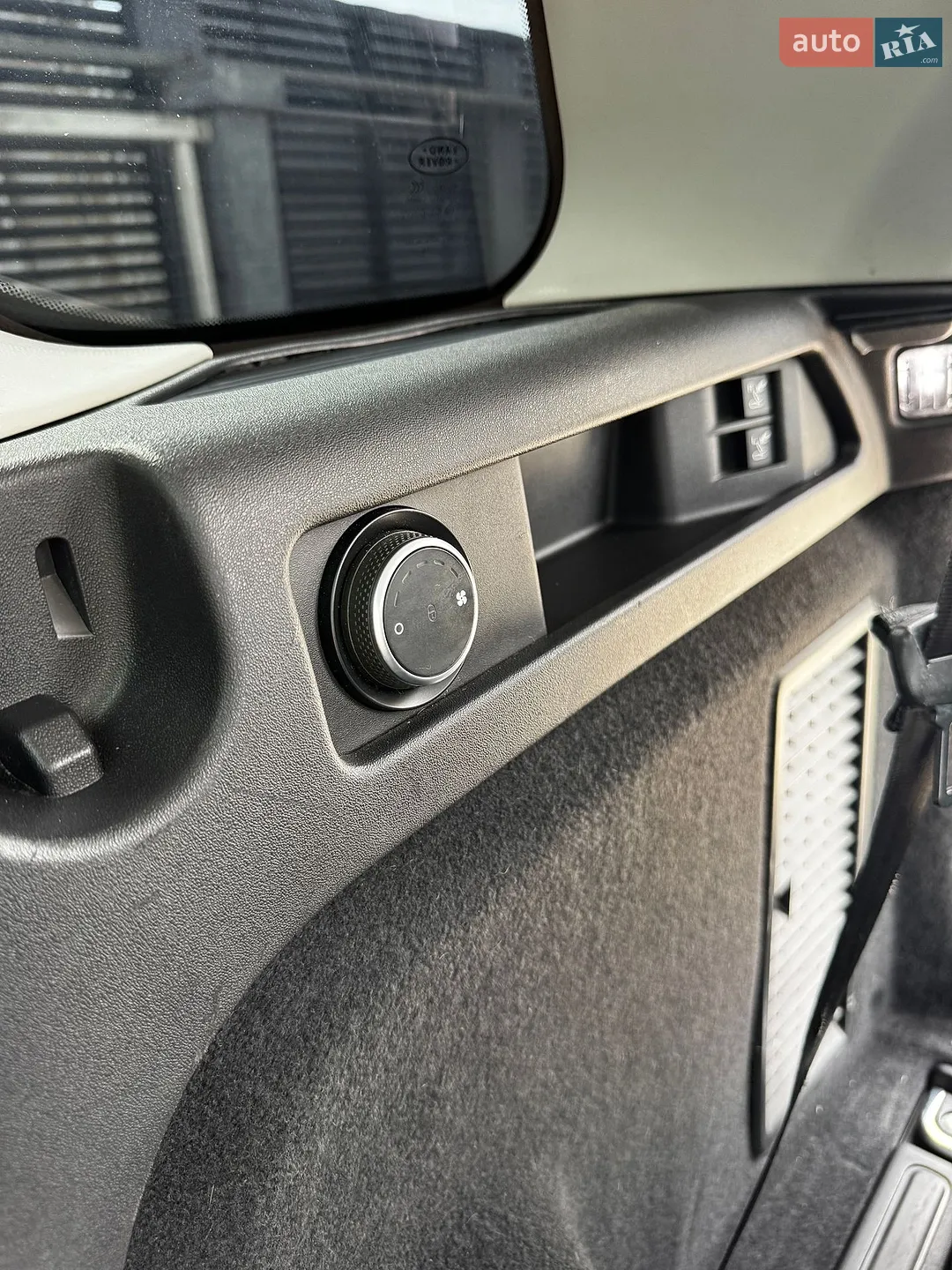 2016 Land Rover Discovery - мініатюра 43