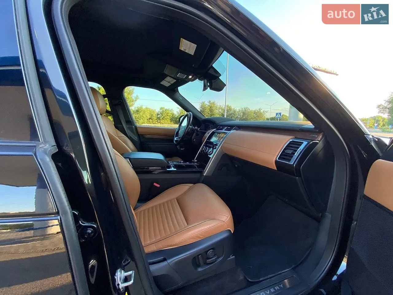 2017 Land Rover Discovery - мініатюра 23