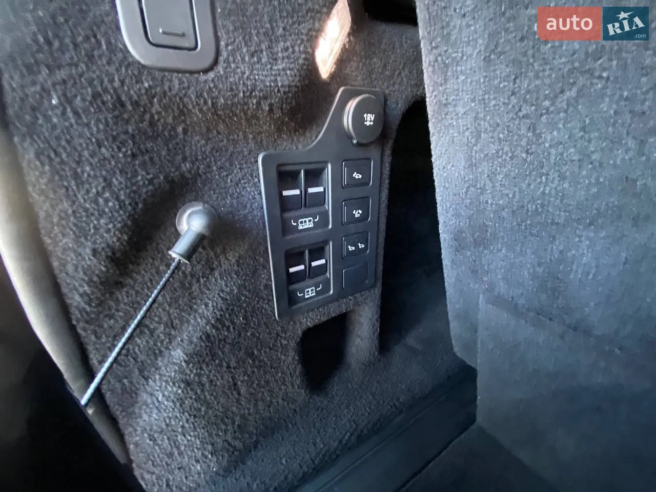 2017 Land Rover Discovery - мініатюра 30