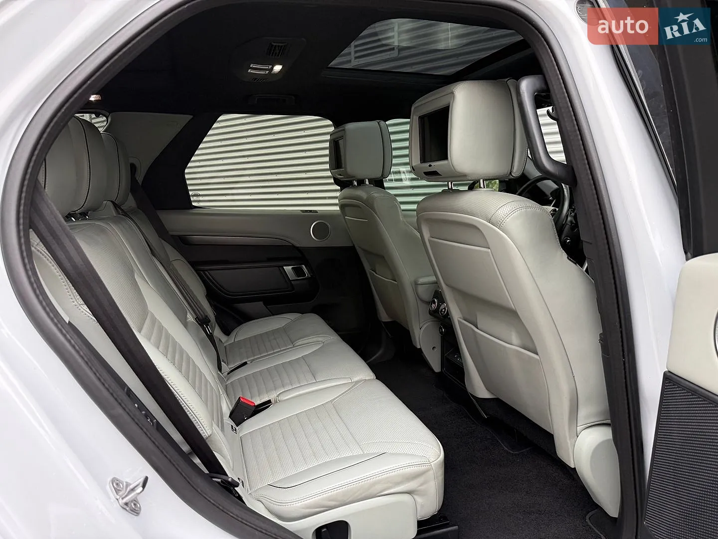 2019 Land Rover Discovery - мініатюра 36