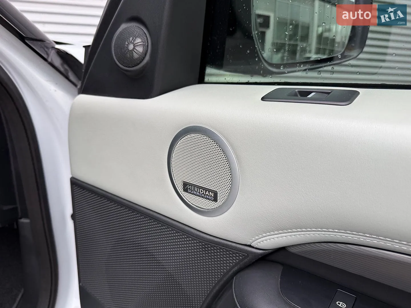 2019 Land Rover Discovery - мініатюра 47